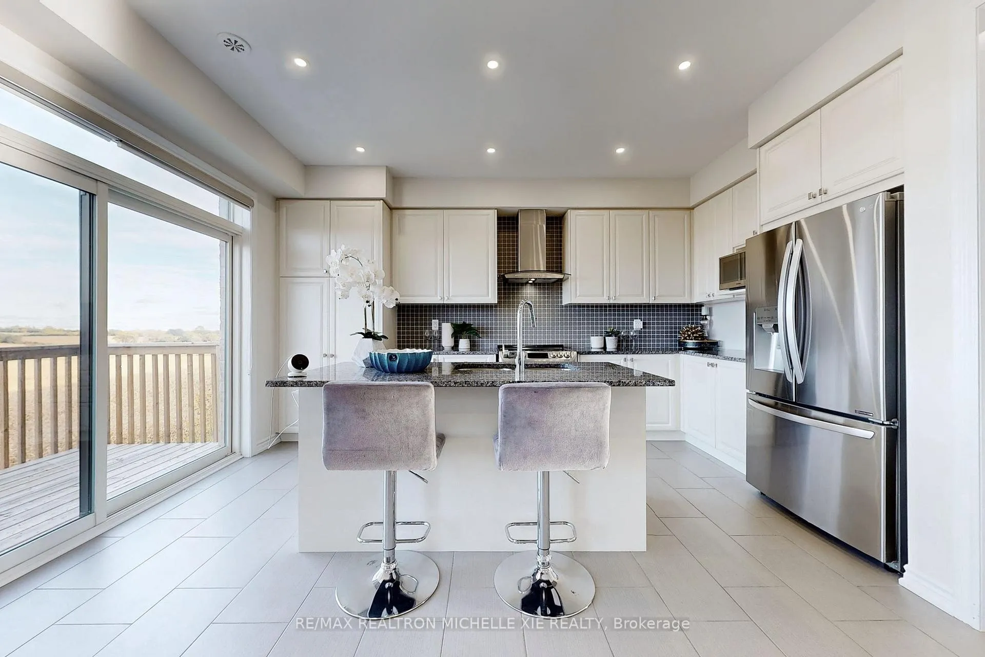 Photo 8 of 37 Isabella Peach Drive, Markham, Victoria Square — HOMEH