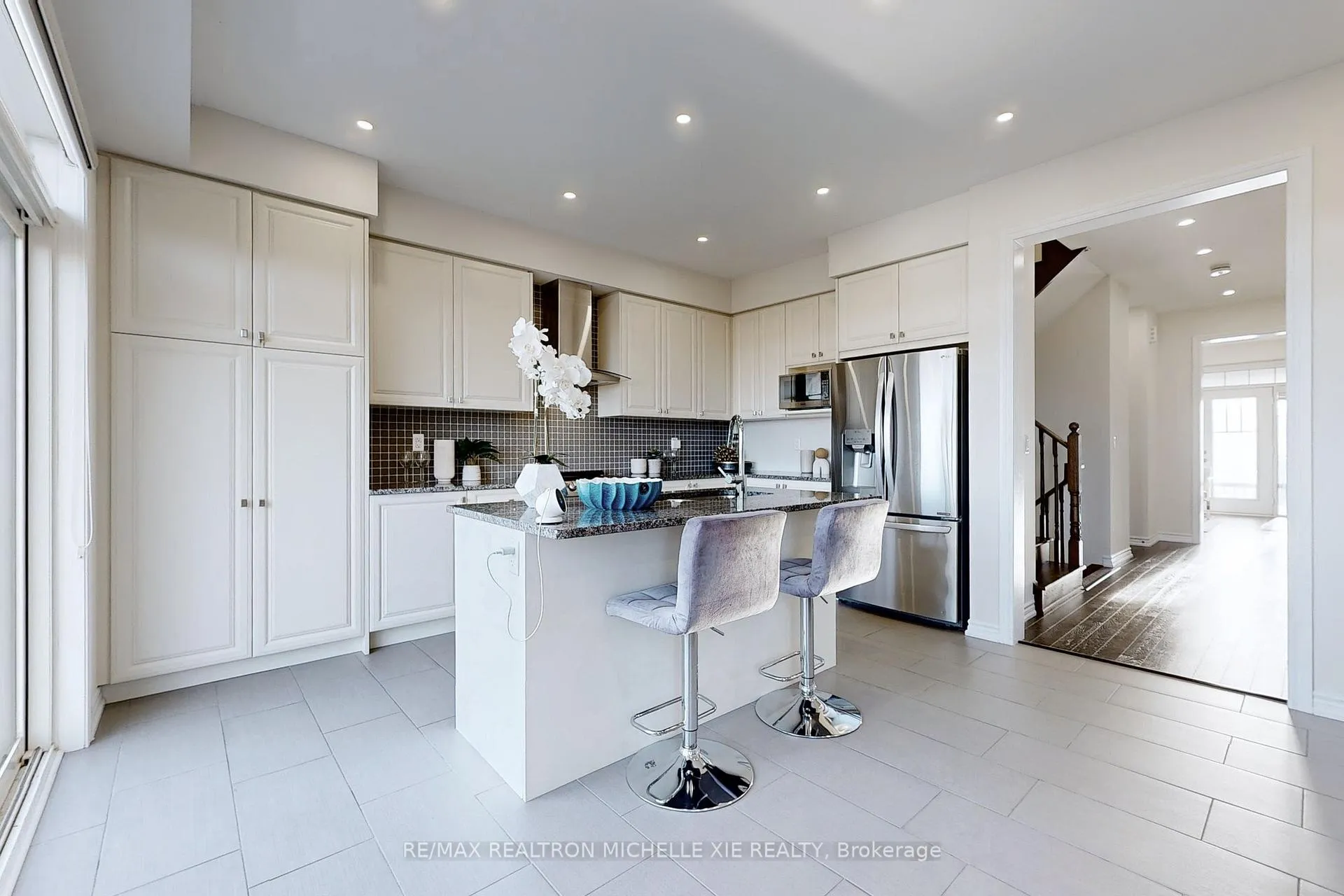 Photo 9 of 37 Isabella Peach Drive, Markham, Victoria Square — HOMEH