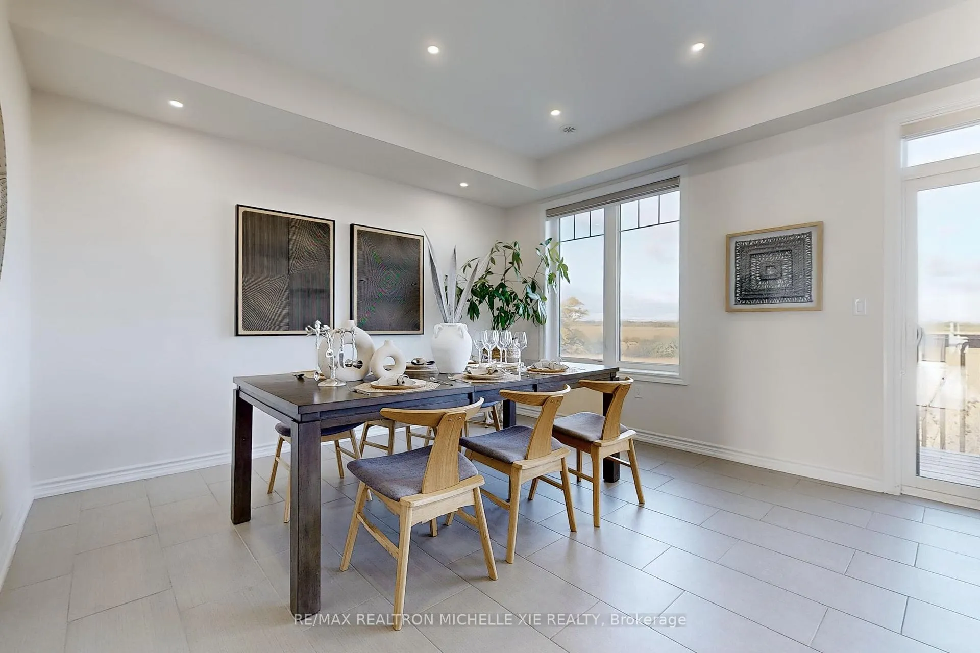 Photo 13 of 37 Isabella Peach Drive, Markham, Victoria Square — HOMEH