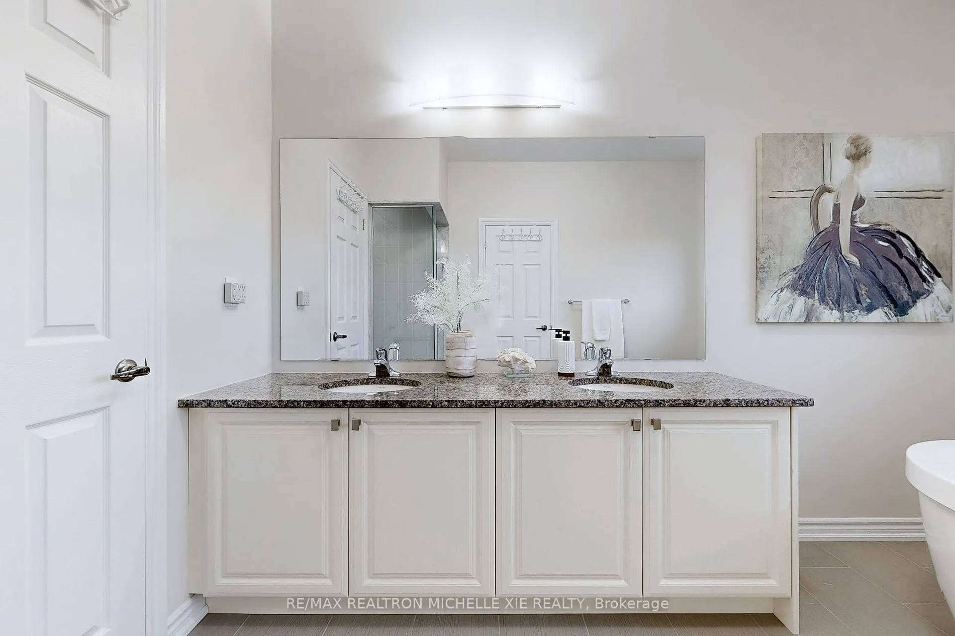 Photo 18 of 37 Isabella Peach Drive, Markham, Victoria Square — HOMEH
