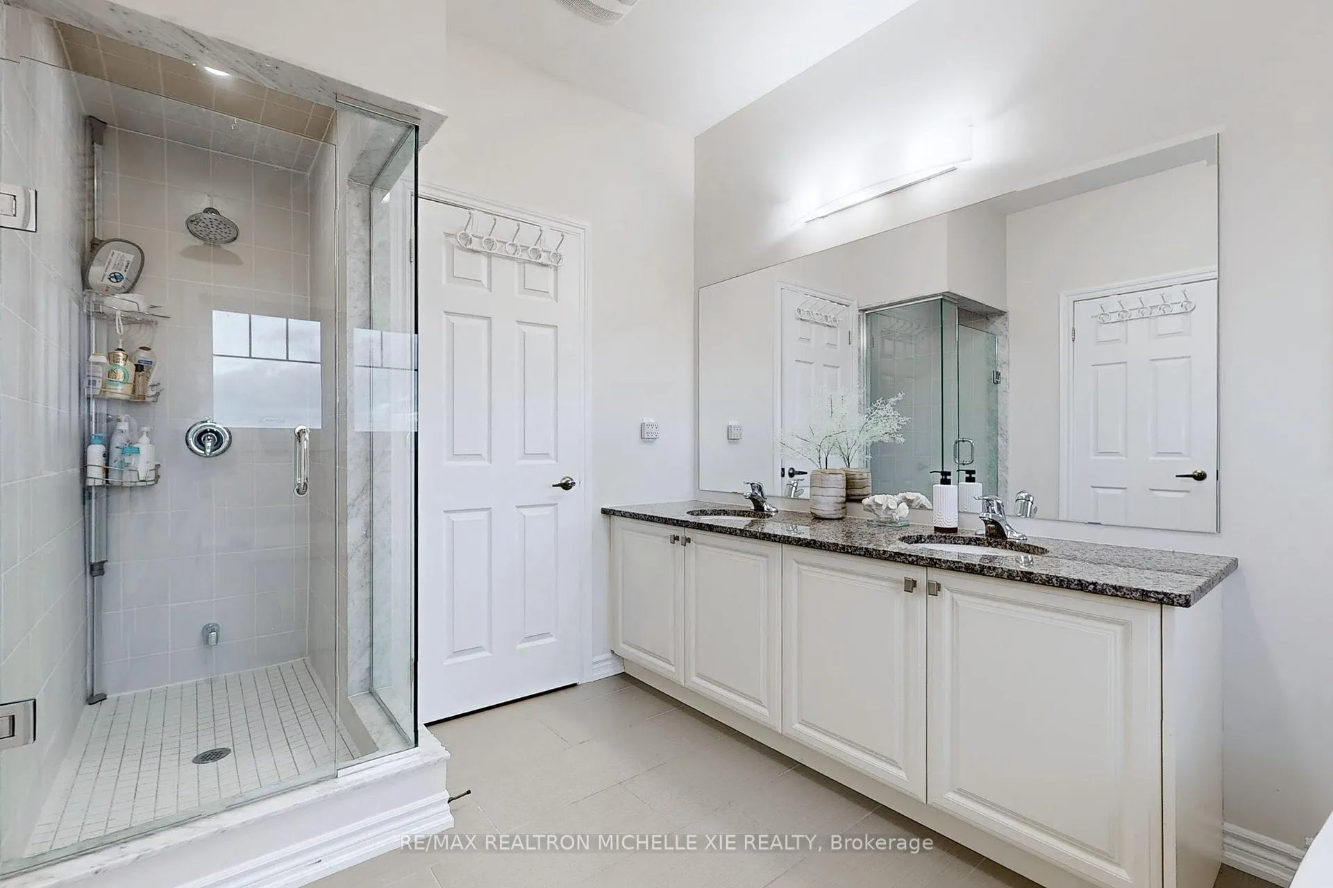Photo 20 of 37 Isabella Peach Drive, Markham, Victoria Square — HOMEH