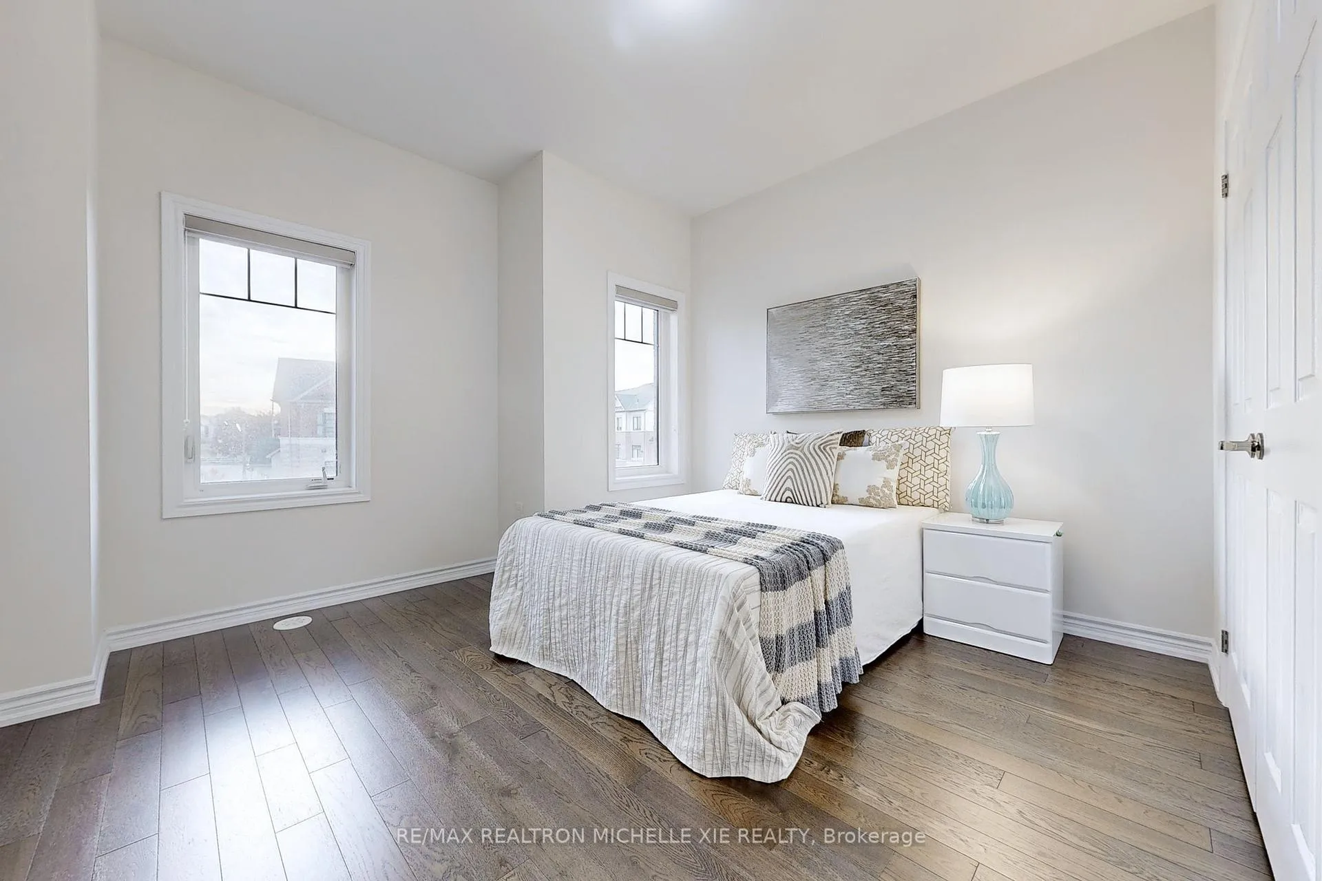 Photo 21 of 37 Isabella Peach Drive, Markham, Victoria Square — HOMEH