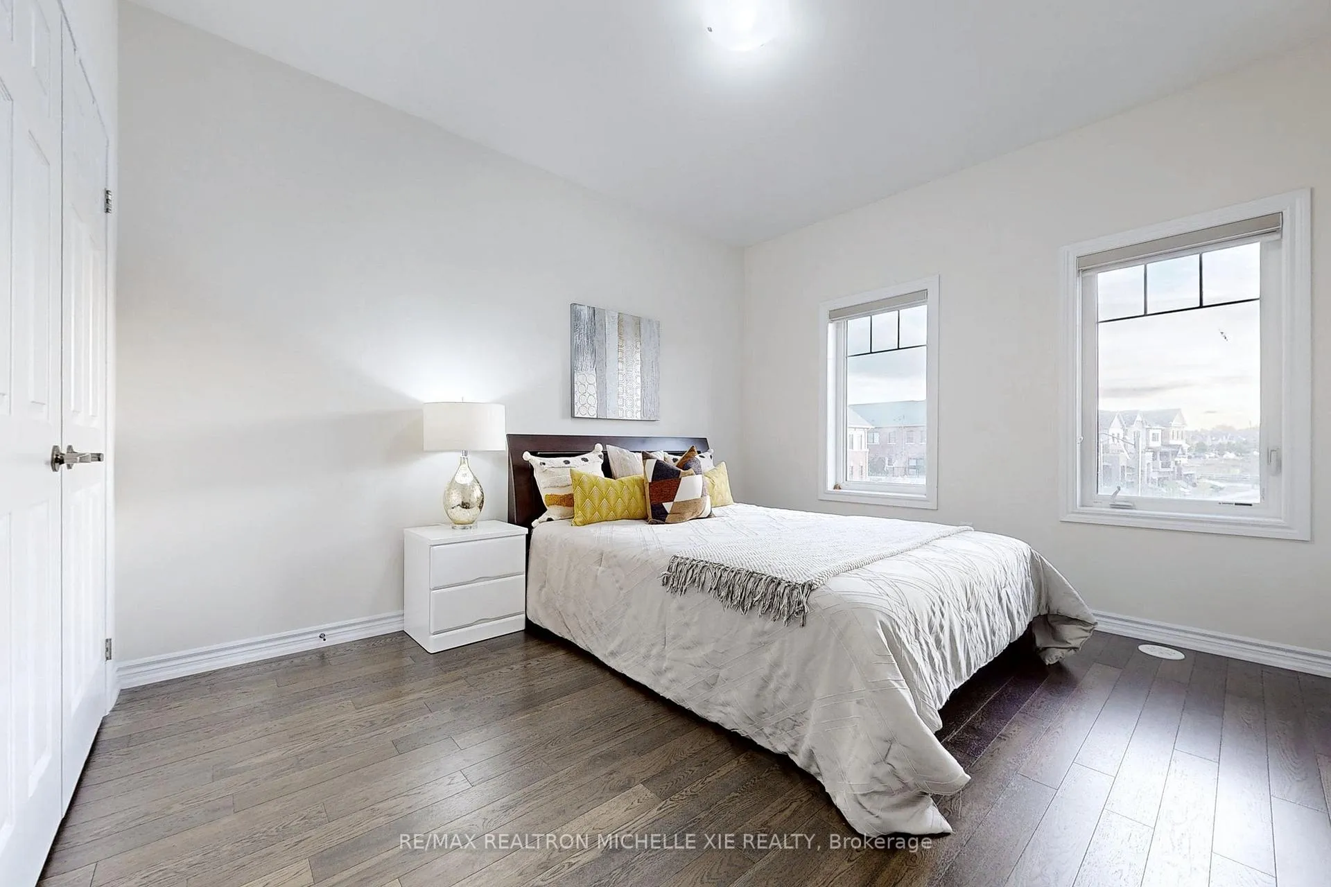 Photo 22 of 37 Isabella Peach Drive, Markham, Victoria Square — HOMEH