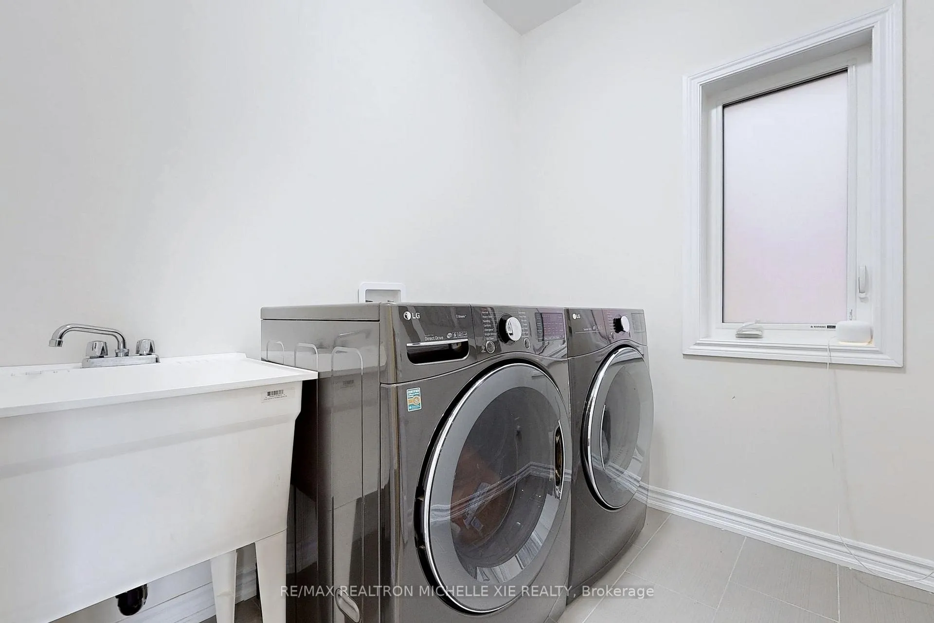 Photo 23 of 37 Isabella Peach Drive, Markham, Victoria Square — HOMEH