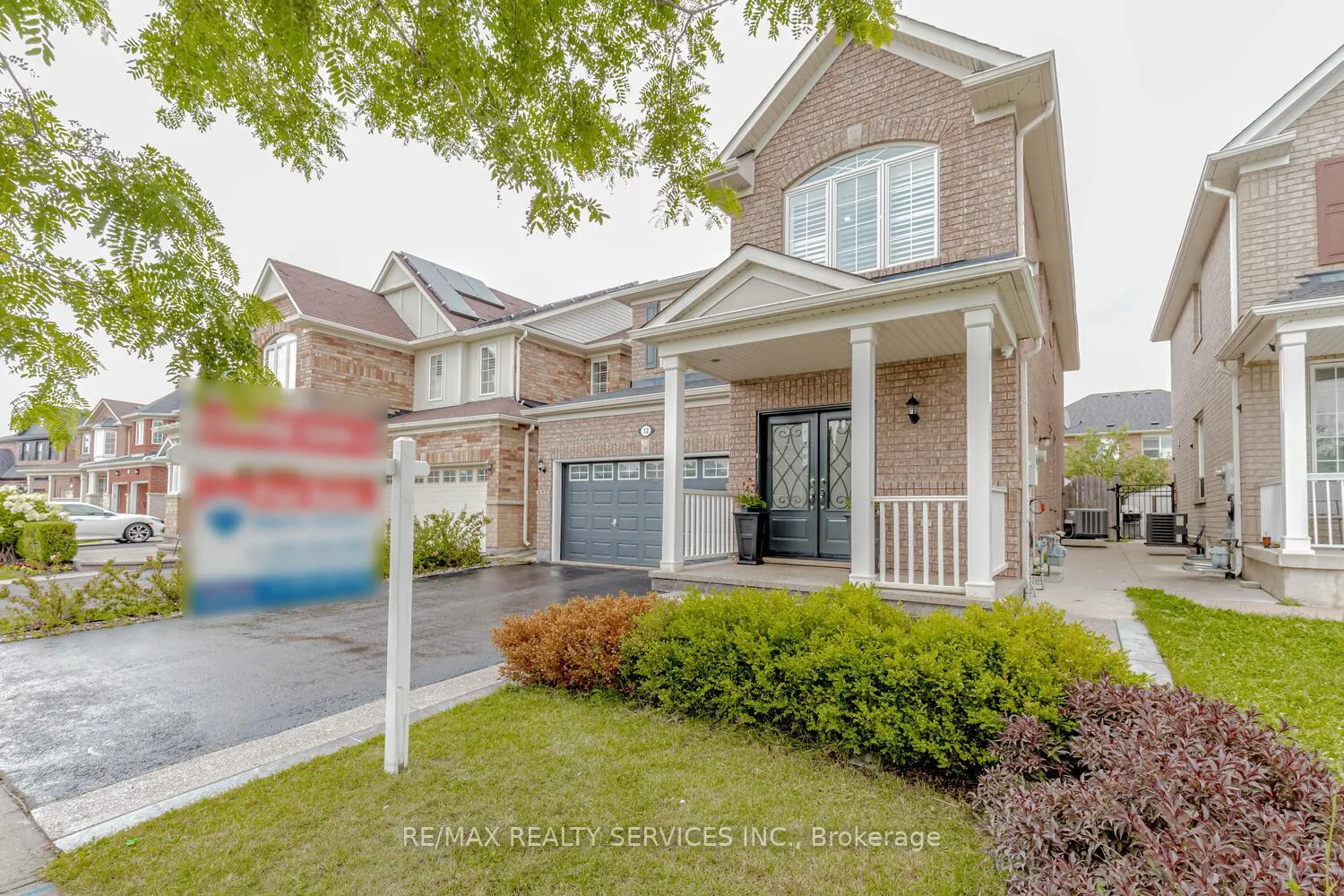 Photo 4 of 12 Benmore Crescent, Brampton, Vales of Castlemore — HOMEH