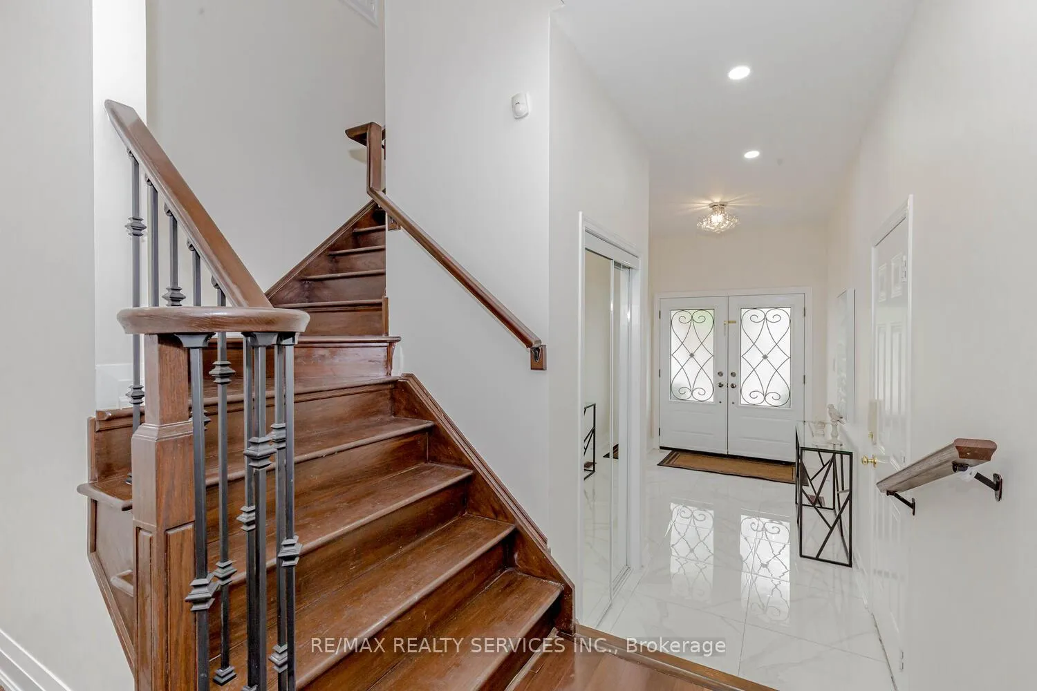 Photo 7 of 12 Benmore Crescent, Brampton, Vales of Castlemore — HOMEH