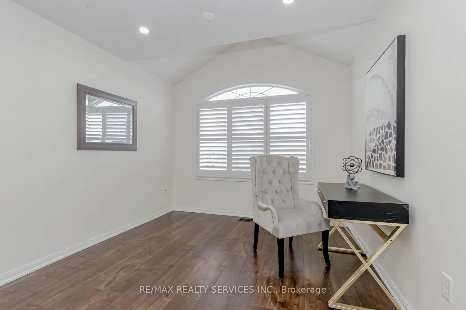 Photo 18 of 12 Benmore Crescent, Brampton, Vales of Castlemore — HOMEH