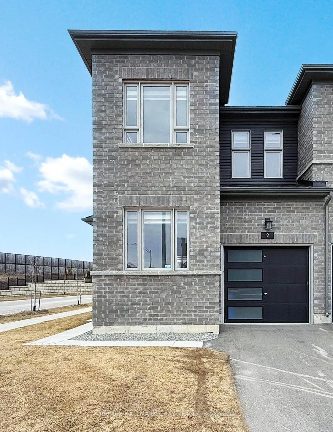 Photo 1 of 2 South Park Lane, Barrie, Painswick South — HOMEH