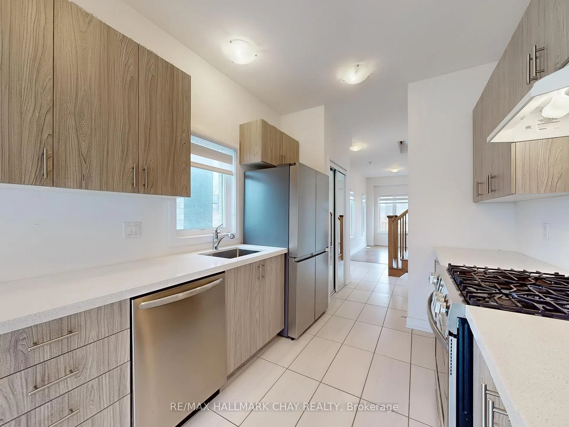 Photo 14 of 2 South Park Lane, Barrie, Painswick South — HOMEH