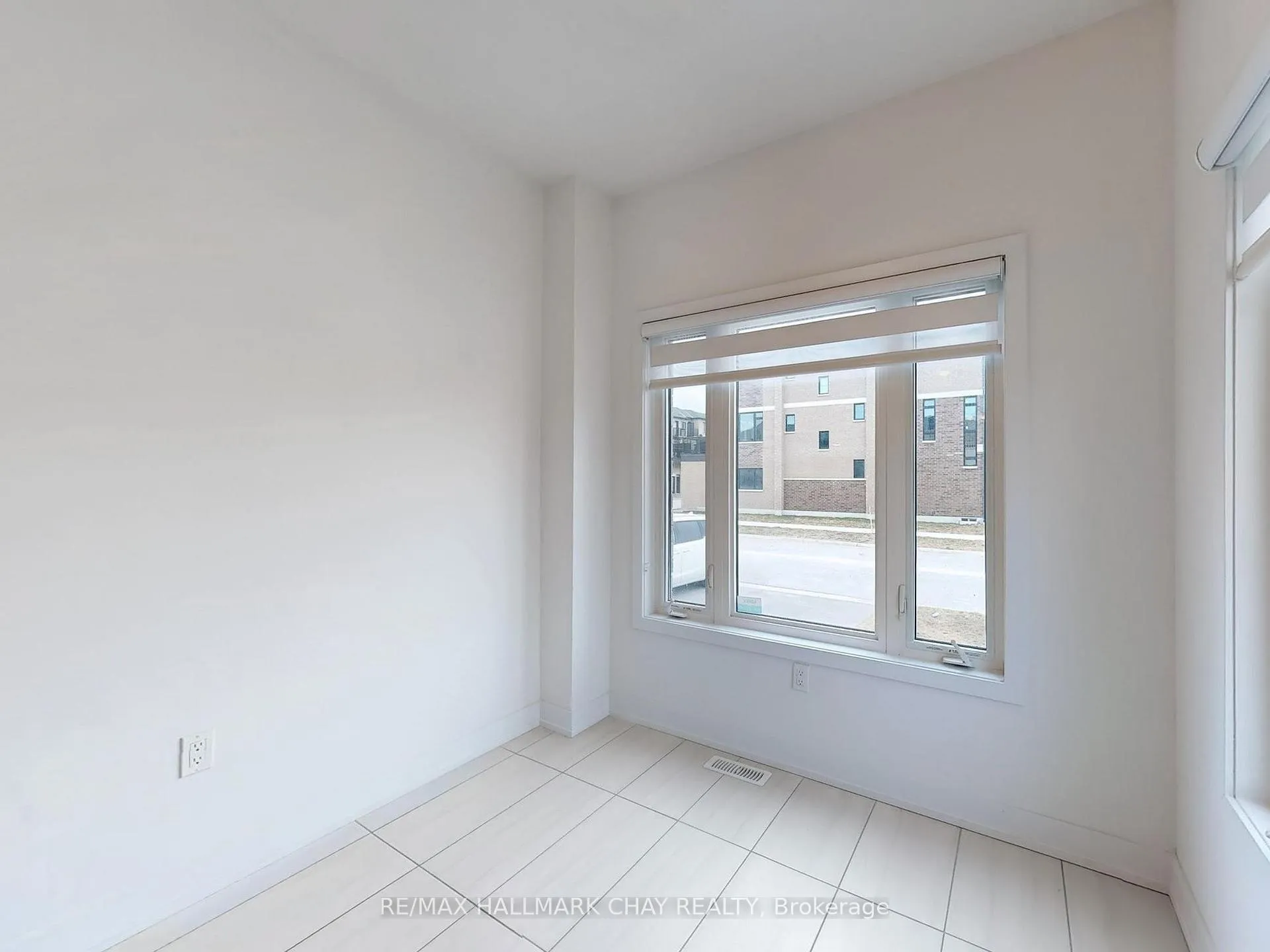 Photo 18 of 2 South Park Lane, Barrie, Painswick South — HOMEH