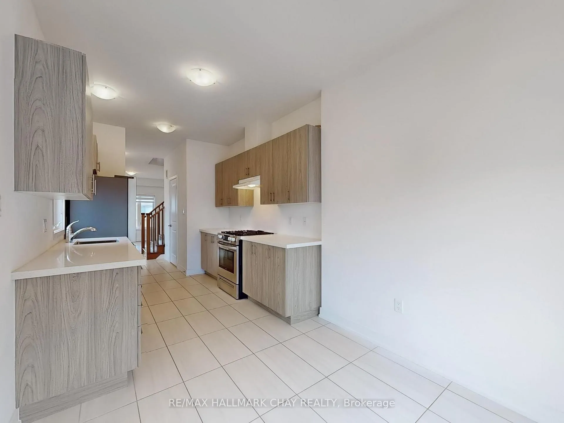 Photo 19 of 2 South Park Lane, Barrie, Painswick South — HOMEH