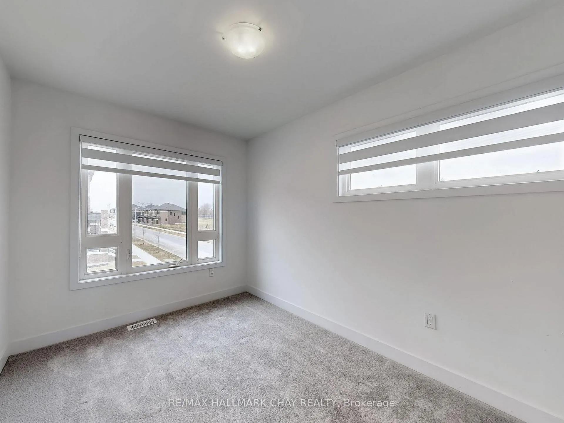 Photo 34 of 2 South Park Lane, Barrie, Painswick South — HOMEH