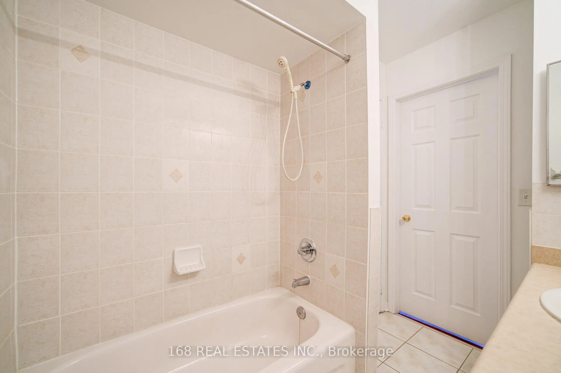 Photo 13 of 841 Bur Oak Avenue, Markham, Wismer — HOMEH
