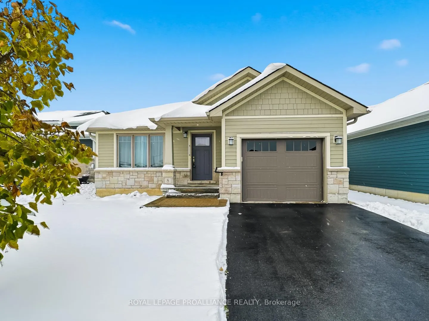 Front of 8 Tessa Boulevard
