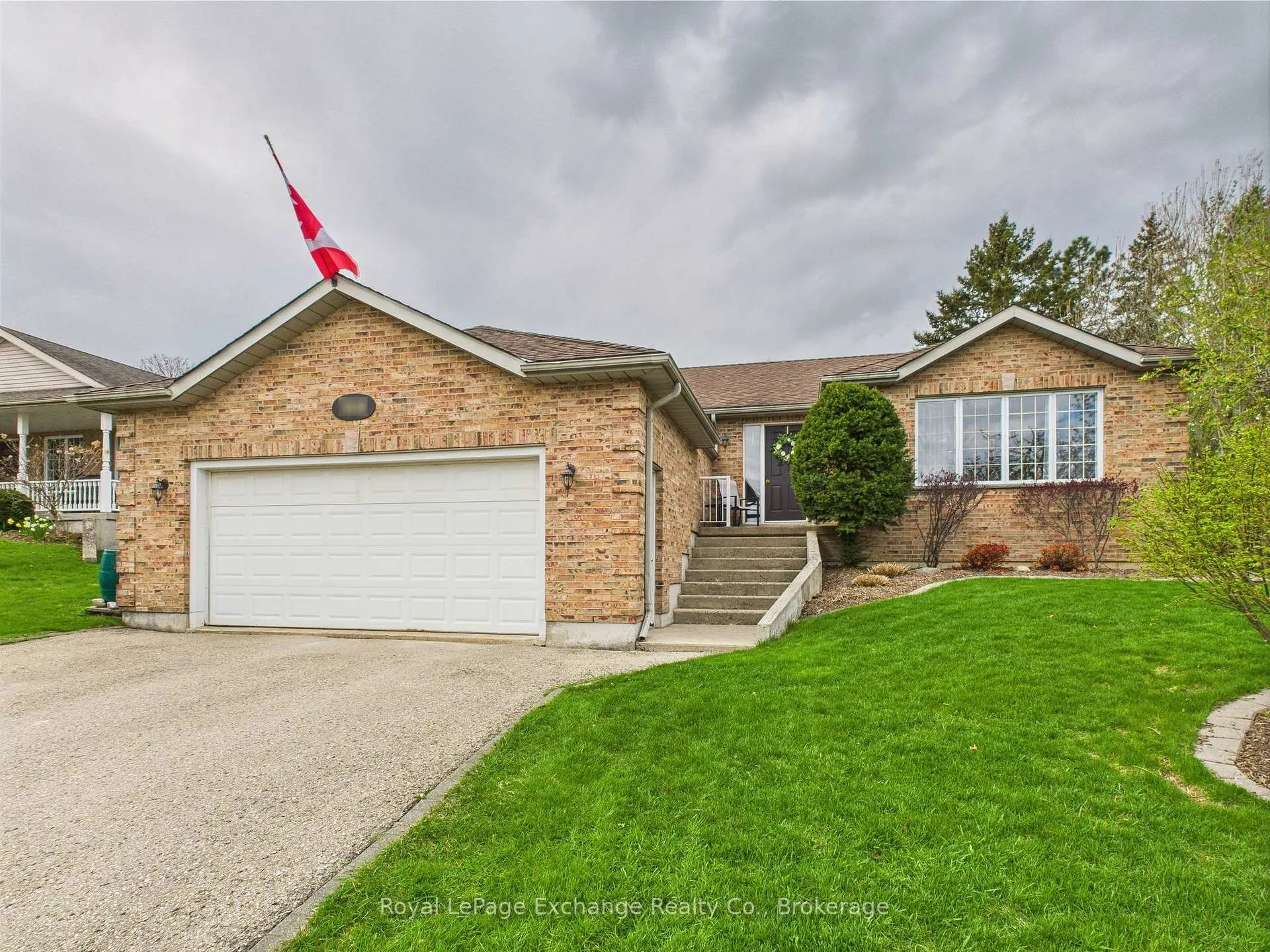 Photo 2 of 168 Park Drive, North Huron, Wingham — HOMEH