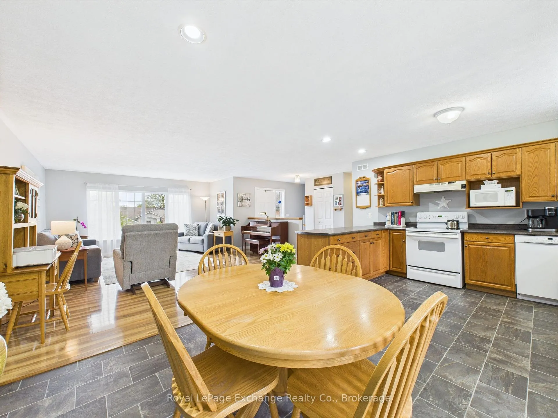 Photo 10 of 168 Park Drive, North Huron, Wingham — HOMEH