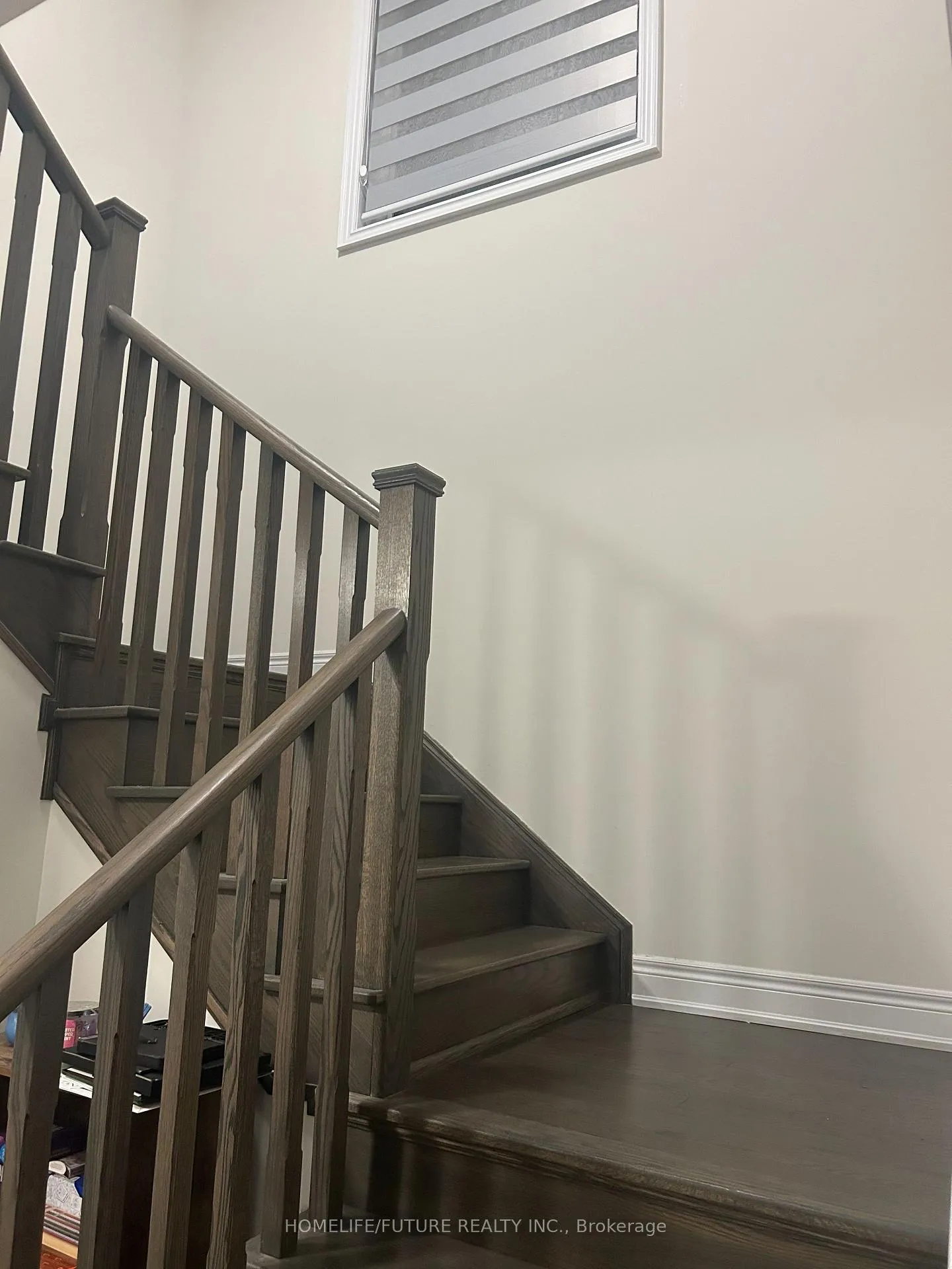 Photo 5 of 102 Wamsley Crescent, Clarington, Bowmanville — HOMEH