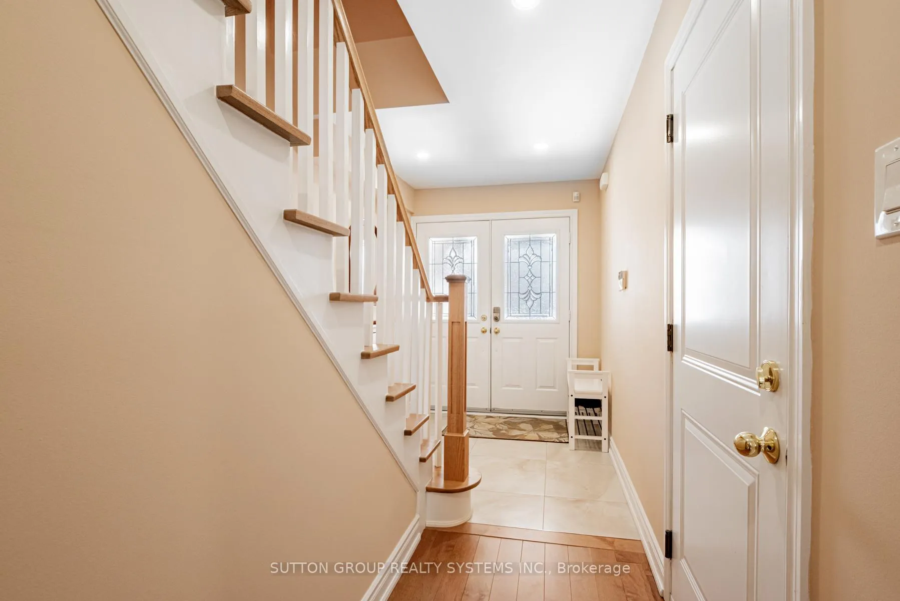 Photo 3 of 54 Benjamin Hood Crescent, Vaughan, Patterson — HOMEH