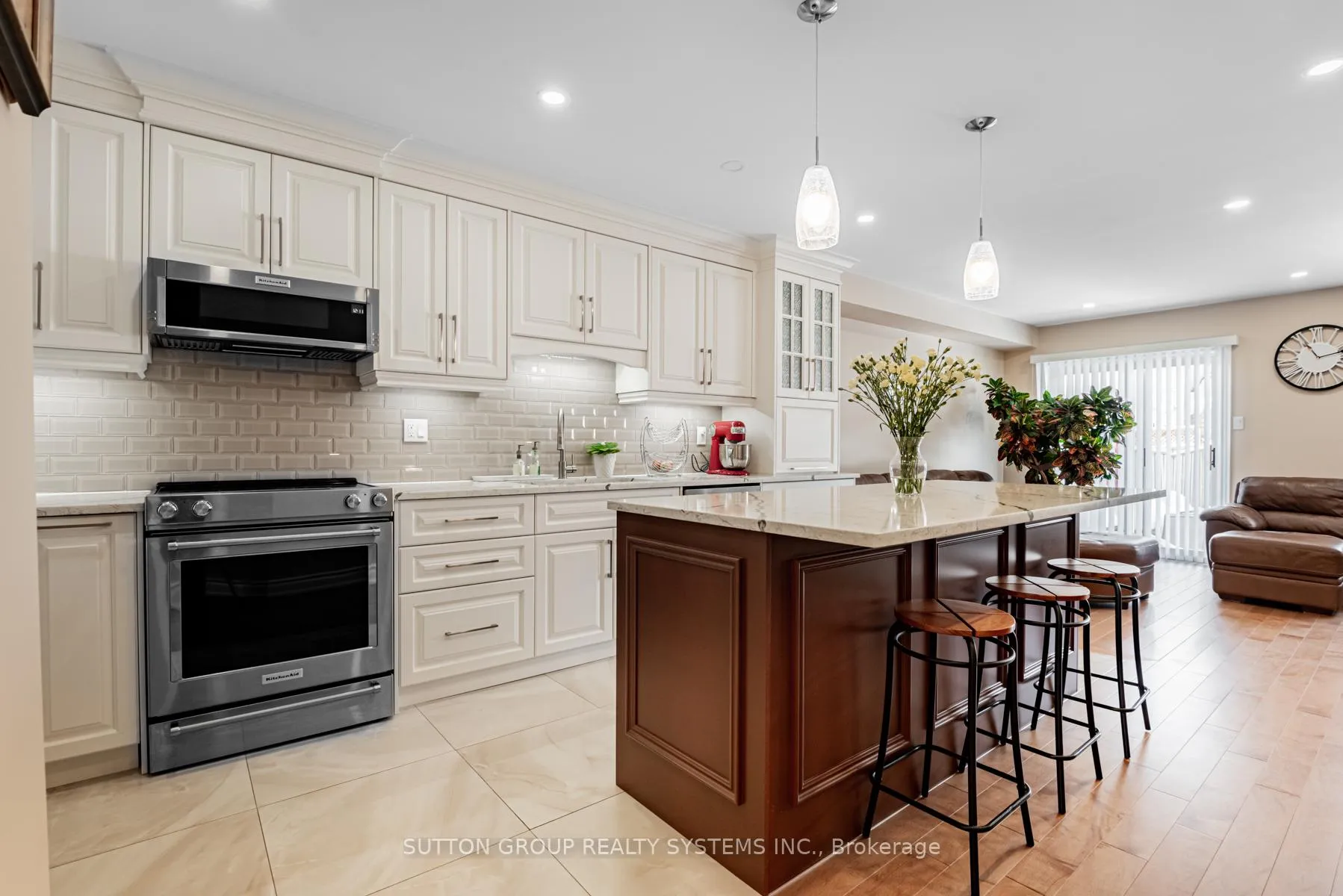 Photo 7 of 54 Benjamin Hood Crescent, Vaughan, Patterson — HOMEH