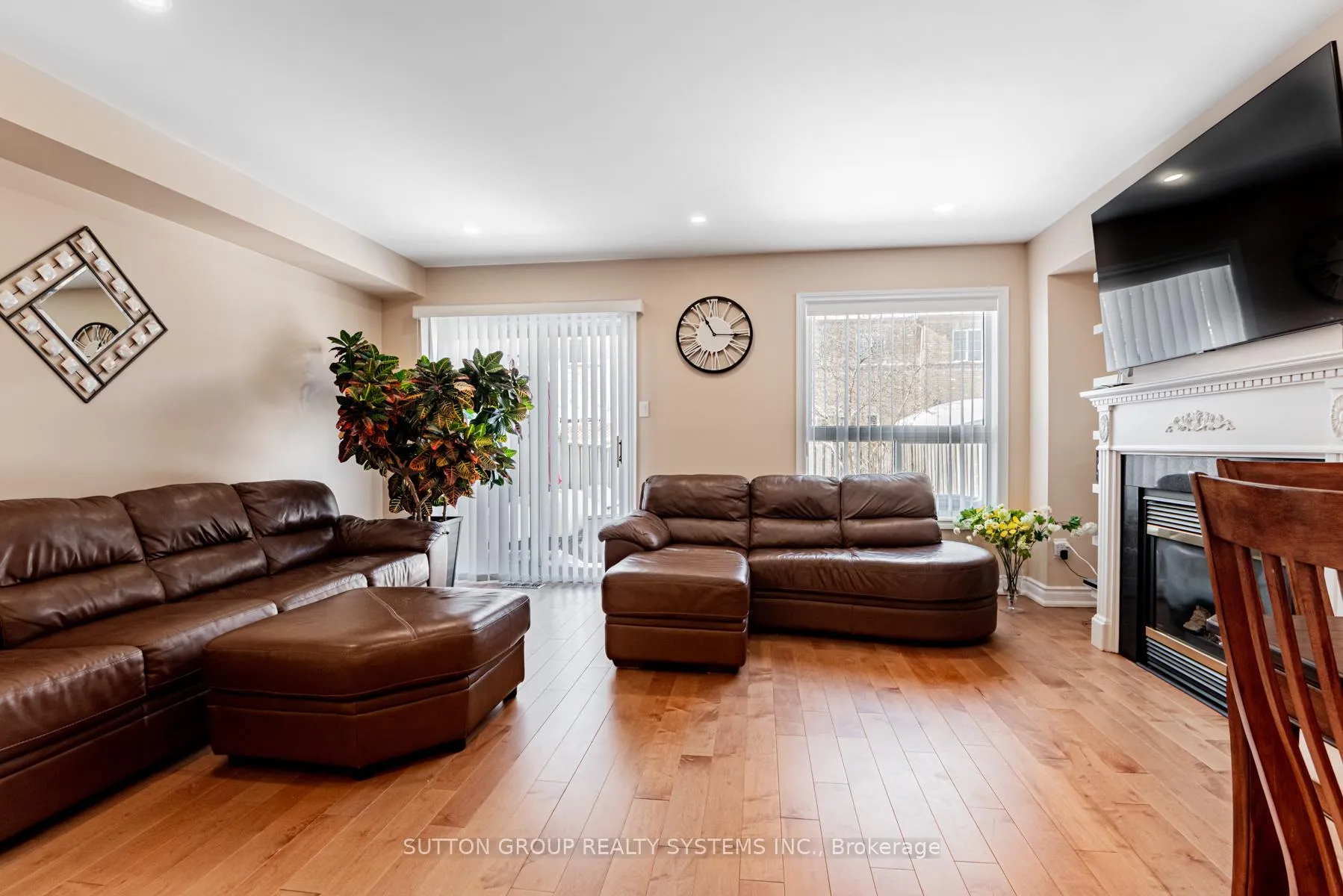 Photo 15 of 54 Benjamin Hood Crescent, Vaughan, Patterson — HOMEH