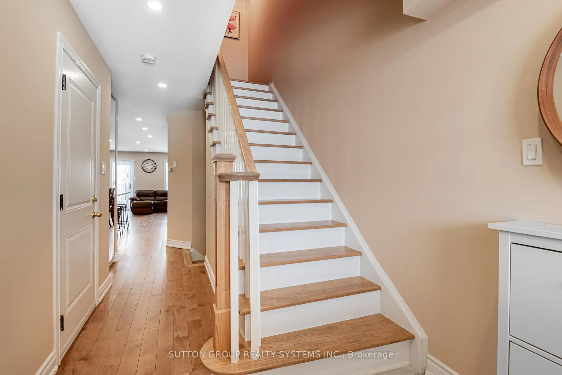 Photo 17 of 54 Benjamin Hood Crescent, Vaughan, Patterson — HOMEH