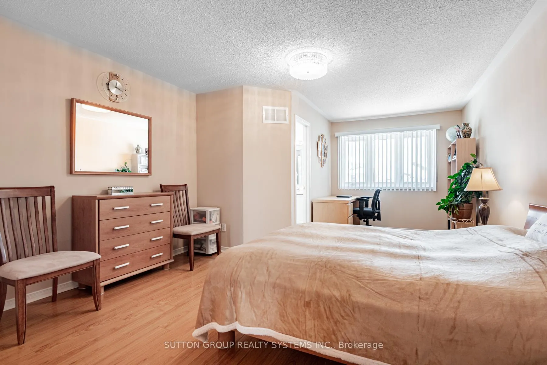 Photo 21 of 54 Benjamin Hood Crescent, Vaughan, Patterson — HOMEH
