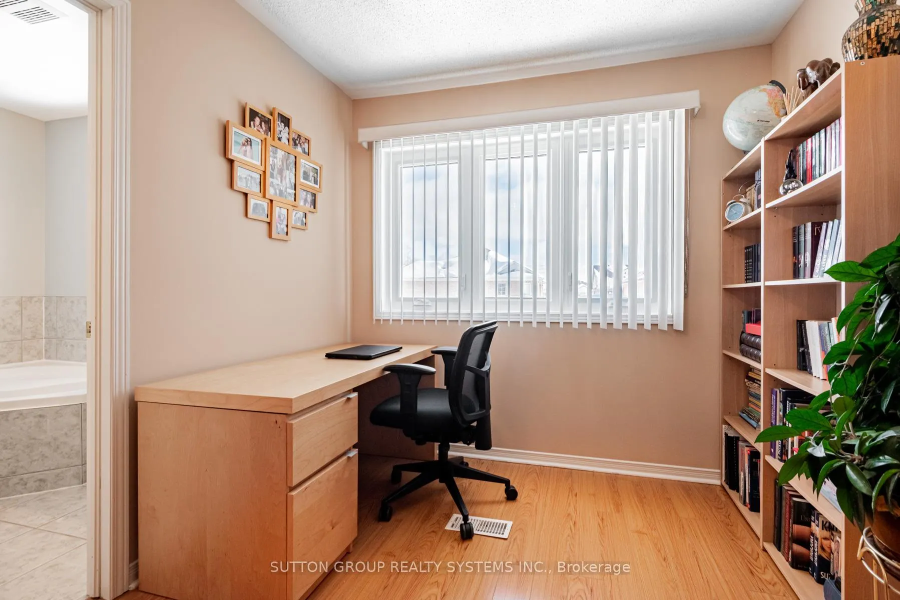 Photo 22 of 54 Benjamin Hood Crescent, Vaughan, Patterson — HOMEH