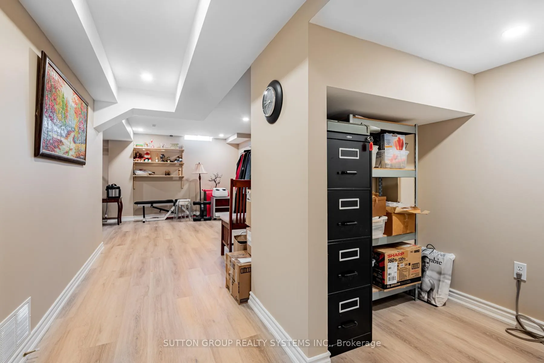 Photo 32 of 54 Benjamin Hood Crescent, Vaughan, Patterson — HOMEH