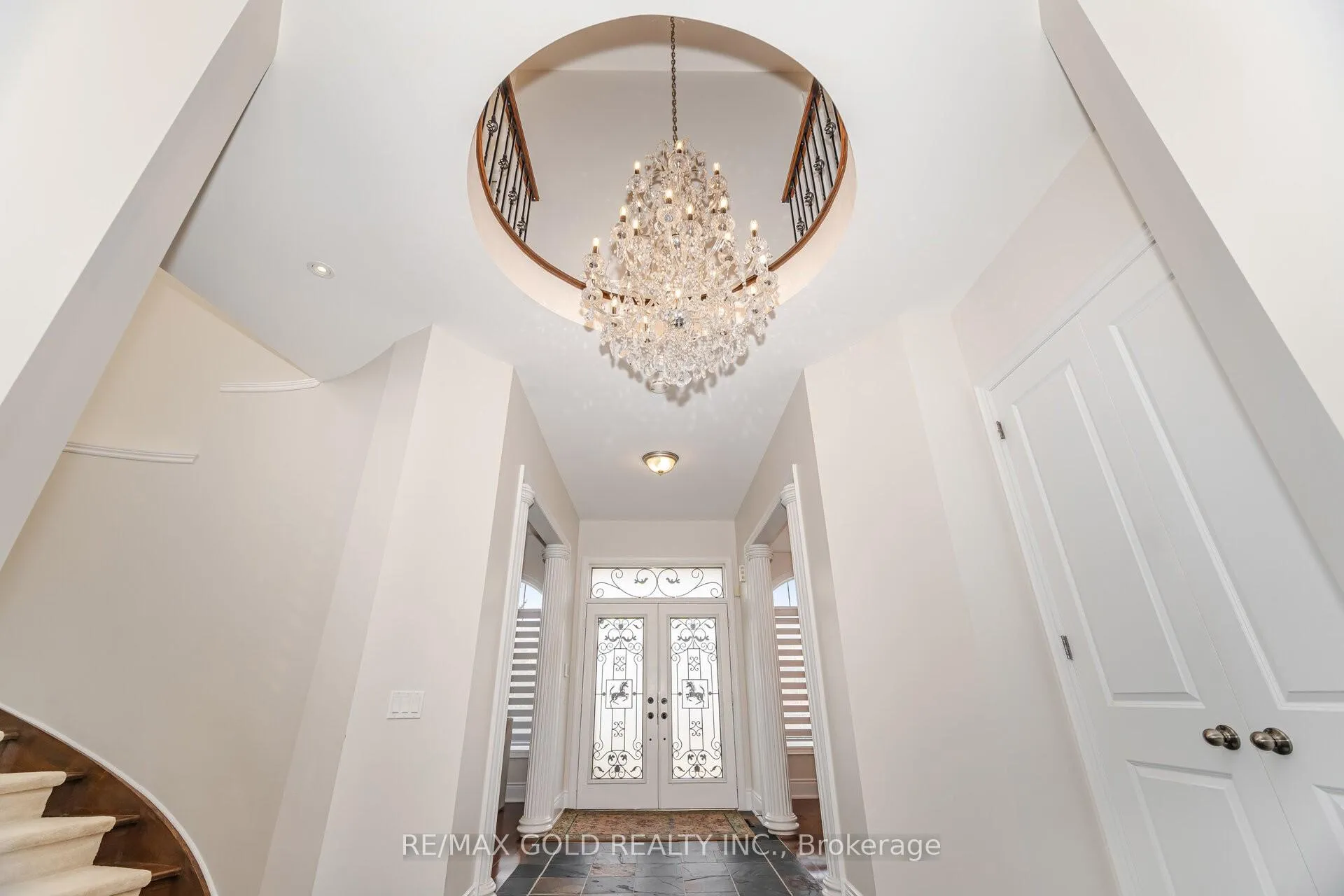 Photo 3 of 10 Vissini Way, Brampton, Bram East — HOMEH