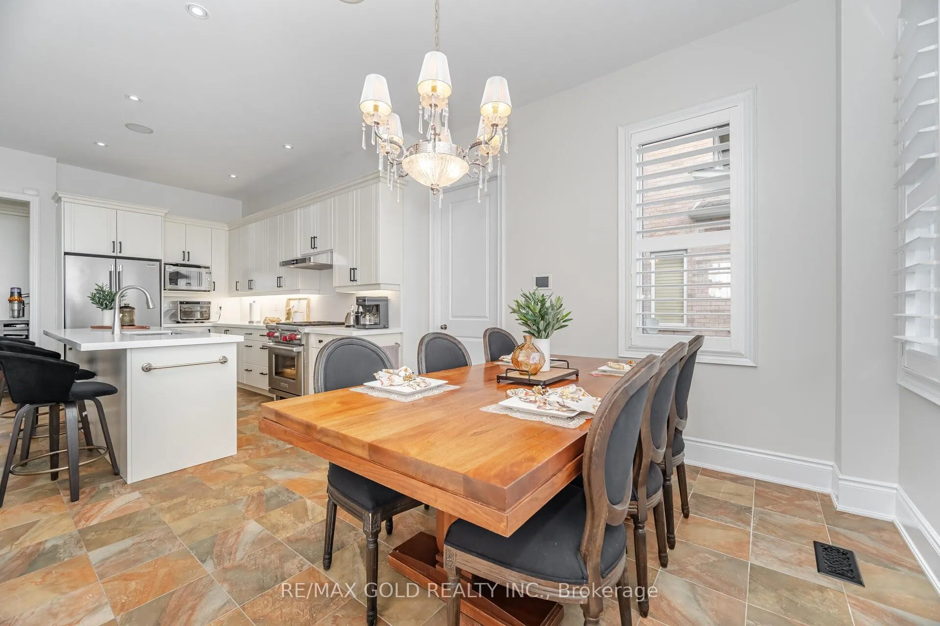 Photo 11 of 10 Vissini Way, Brampton, Bram East — HOMEH