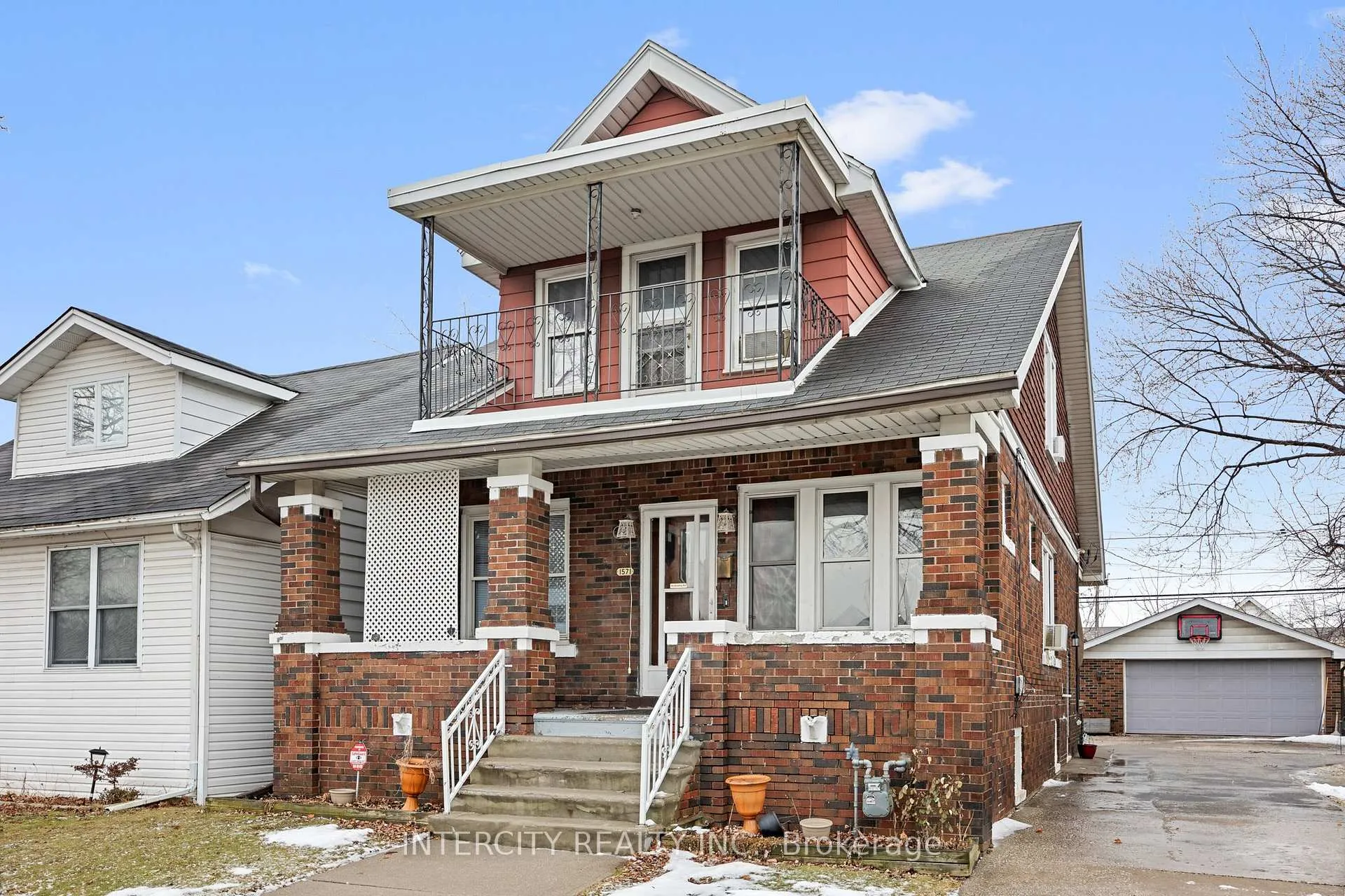 Photo 2 of 1571 Albert Road, Windsor — HOMEH