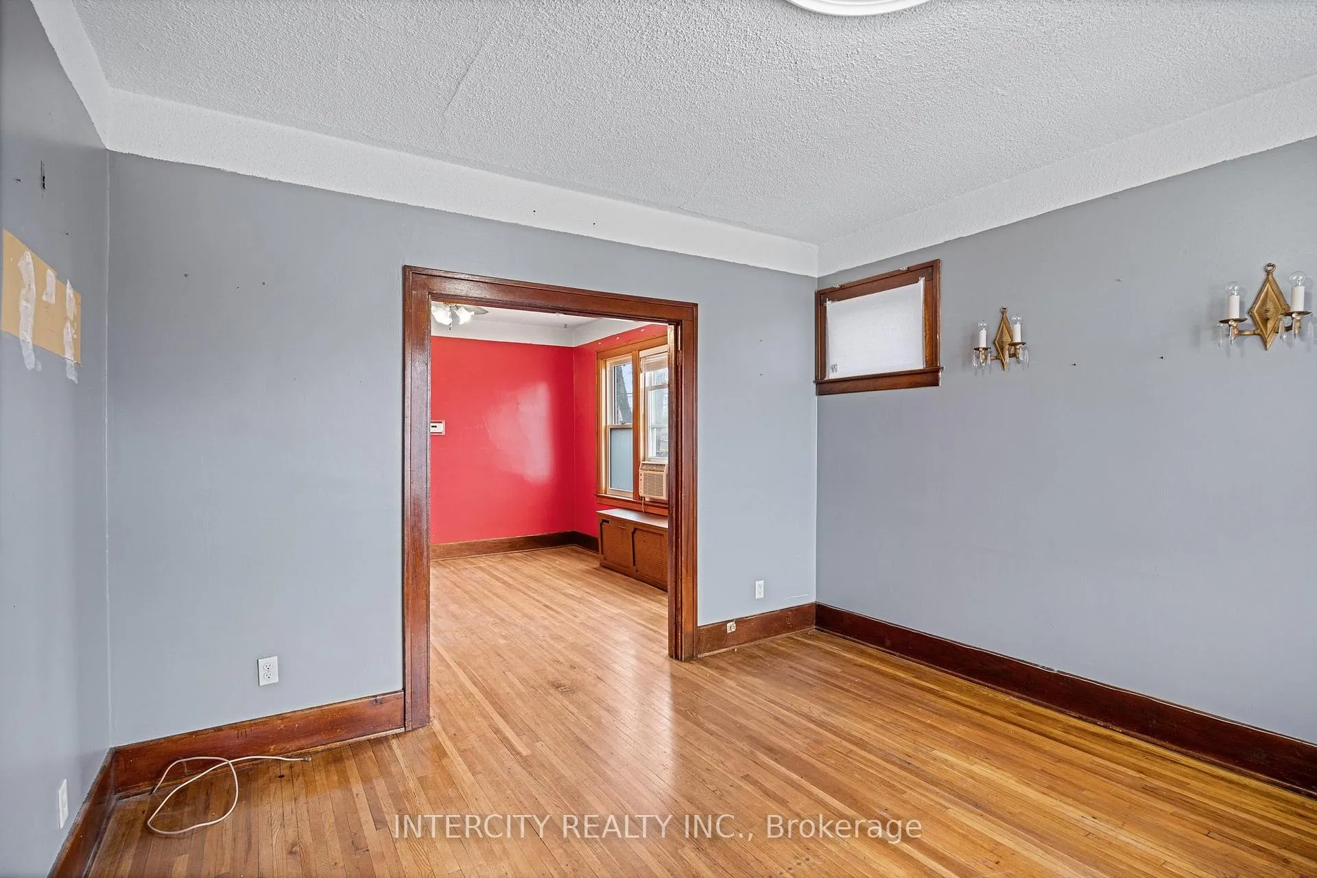 Photo 7 of 1571 Albert Road, Windsor — HOMEH