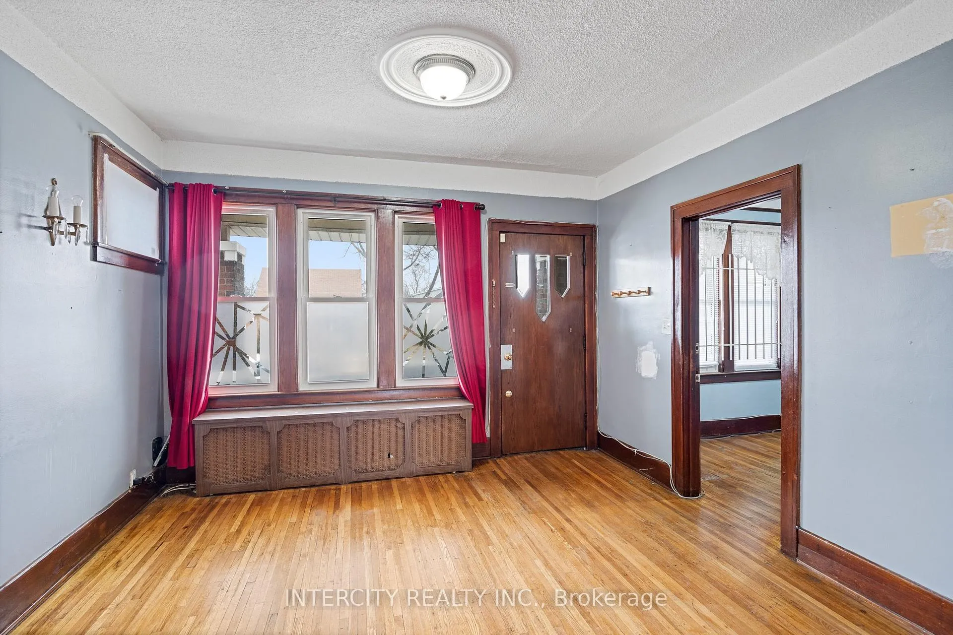 Photo 8 of 1571 Albert Road, Windsor — HOMEH