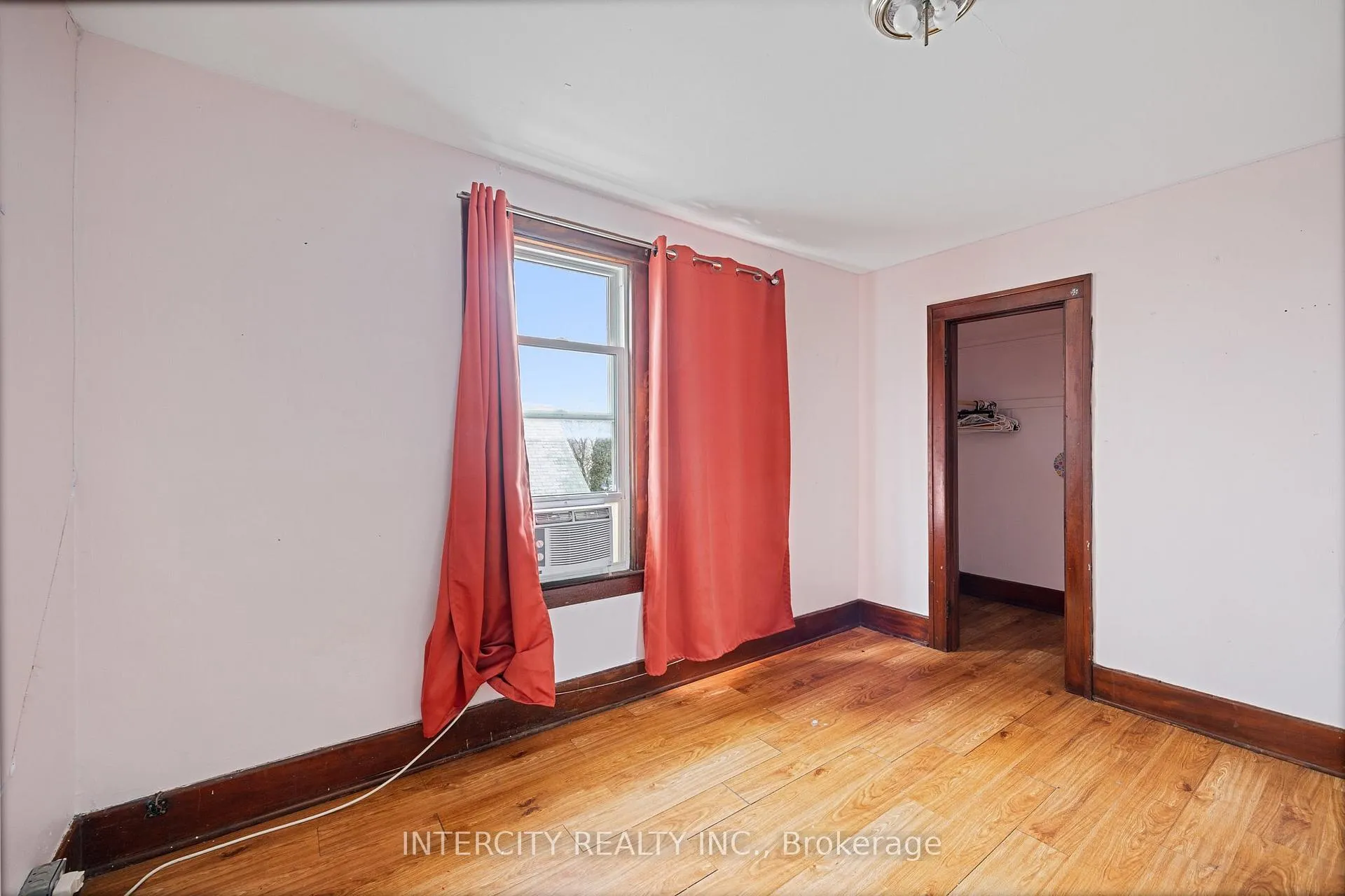 Photo 19 of 1571 Albert Road, Windsor — HOMEH