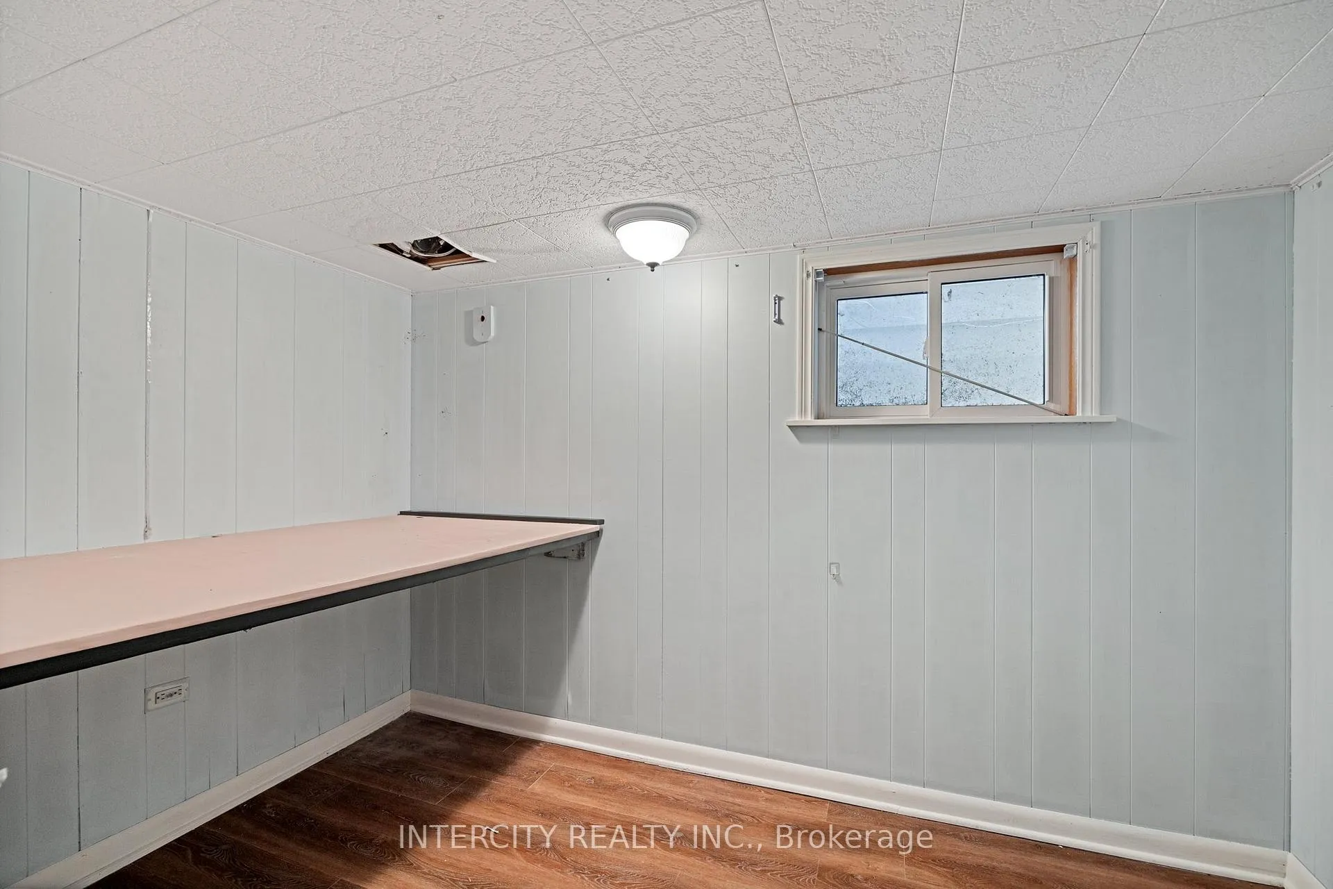 Photo 28 of 1571 Albert Road, Windsor — HOMEH