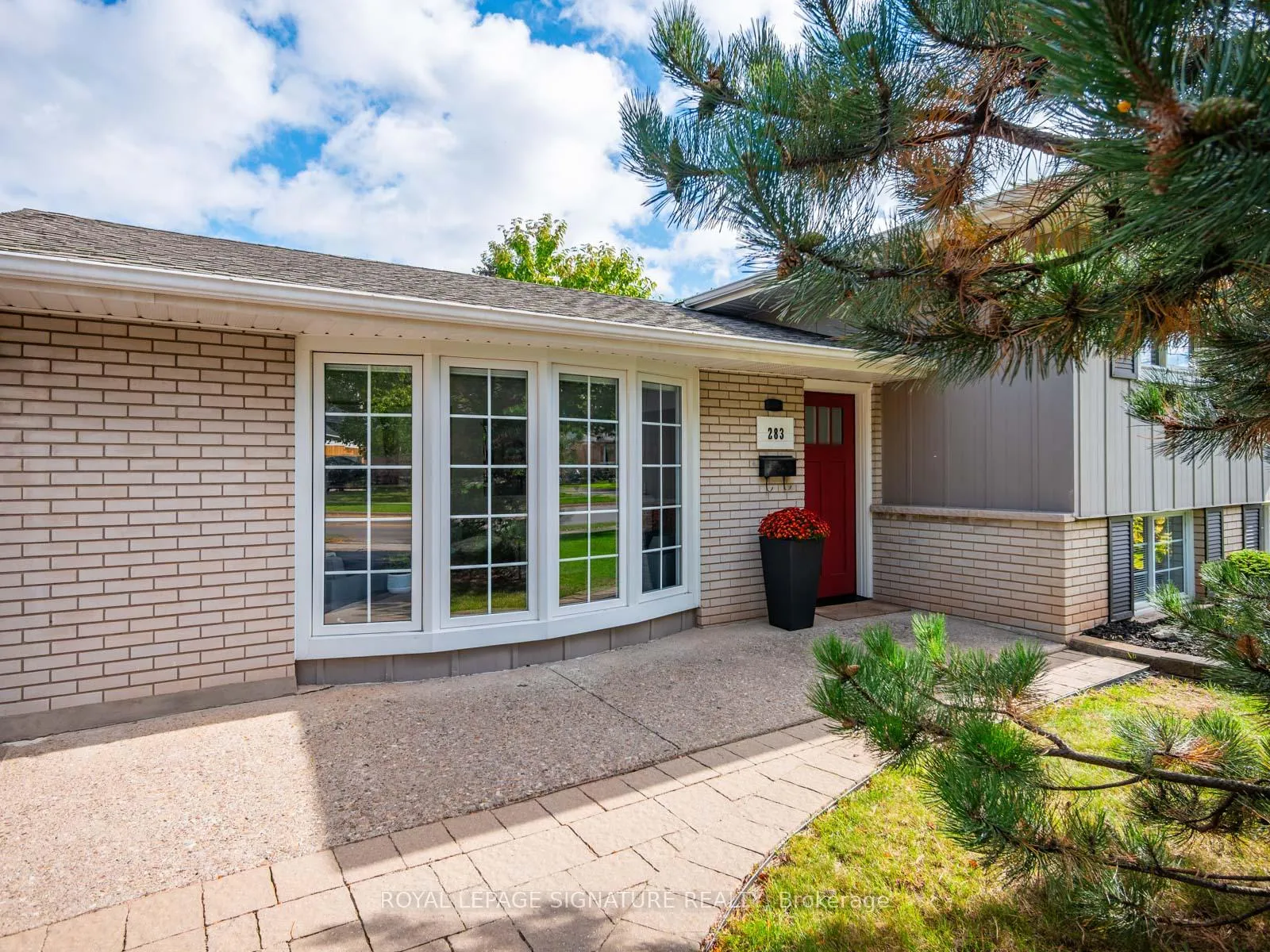 Photo 2 of 283 Hampton Heath Road, Burlington, Appleby — HOMEH