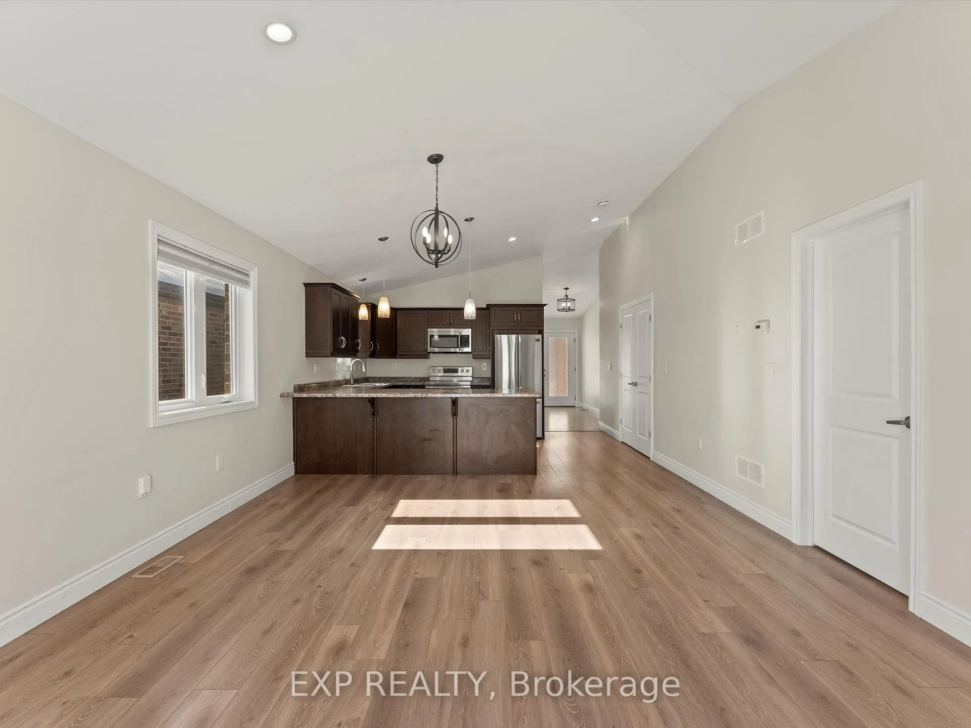 Photo 12 of 2540 Pillette Road, Windsor — HOMEH