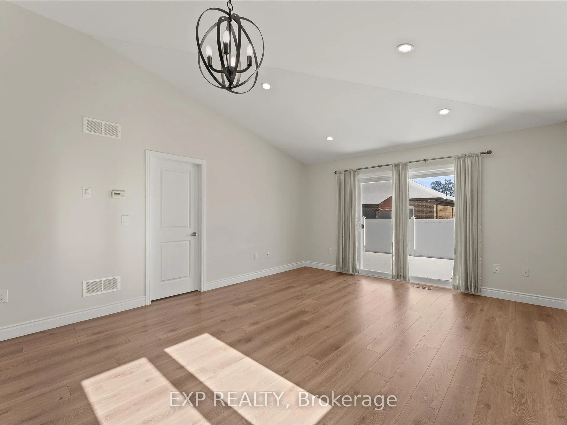 Photo 14 of 2540 Pillette Road, Windsor — HOMEH