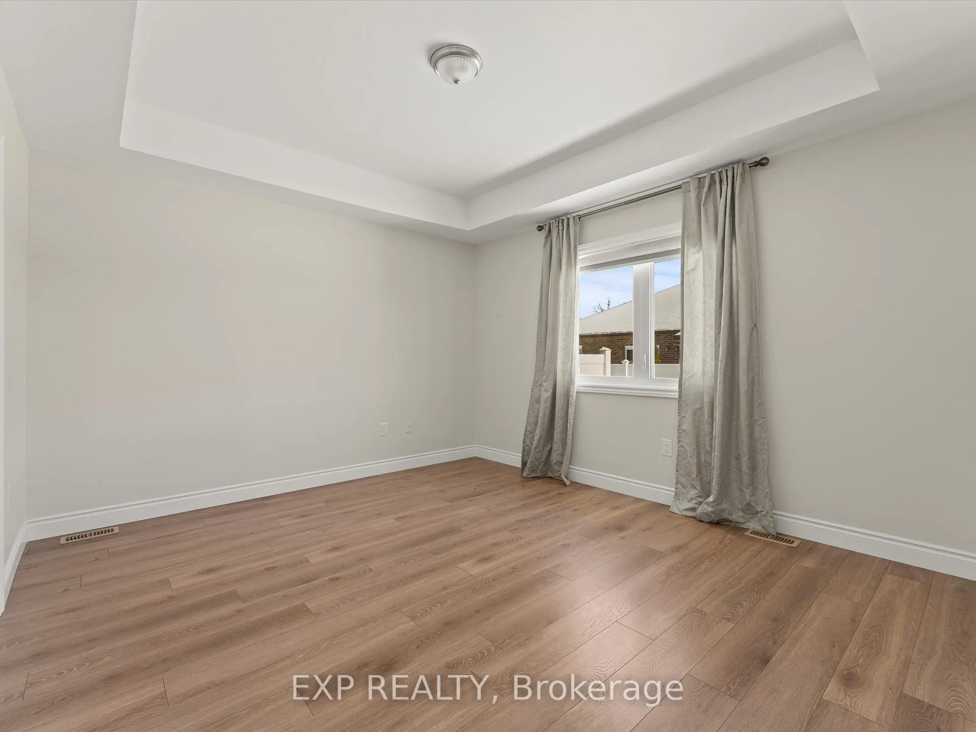 Photo 15 of 2540 Pillette Road, Windsor — HOMEH
