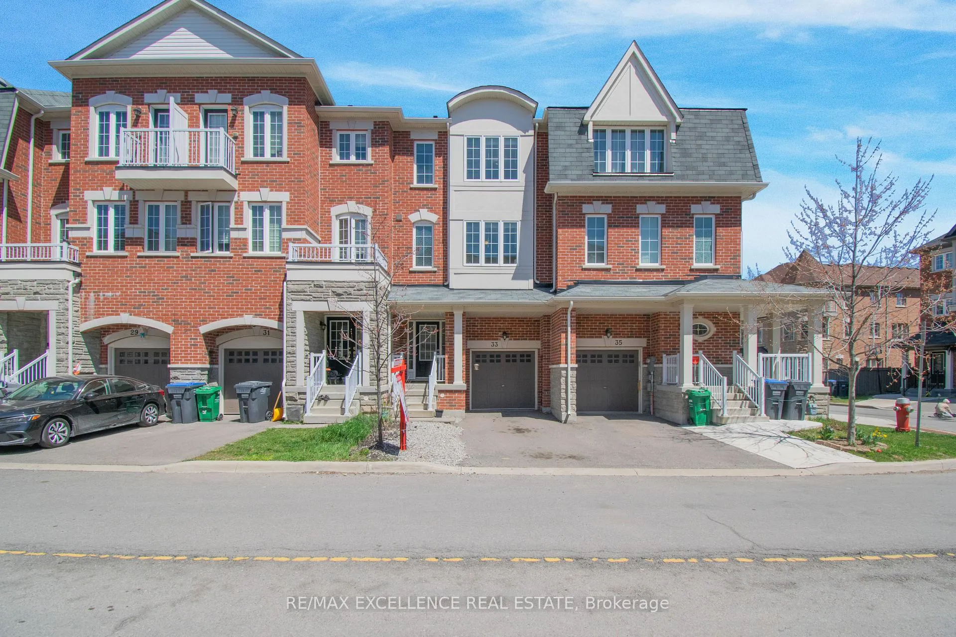 Photo 1 of 33 Miami Grove, Brampton, Heart Lake East — HOMEH