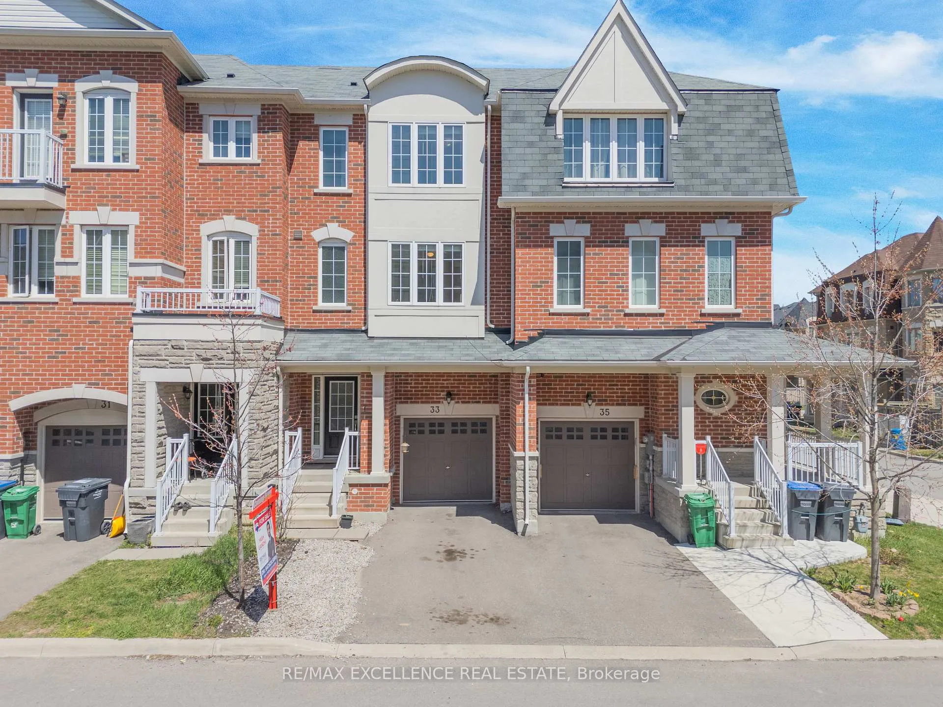 Photo 2 of 33 Miami Grove, Brampton, Heart Lake East — HOMEH