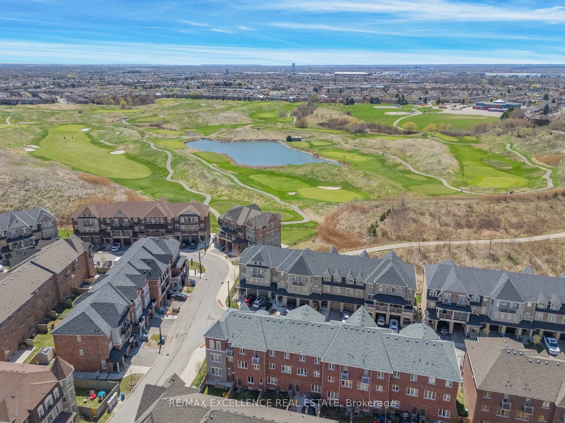 Photo 5 of 33 Miami Grove, Brampton, Heart Lake East — HOMEH