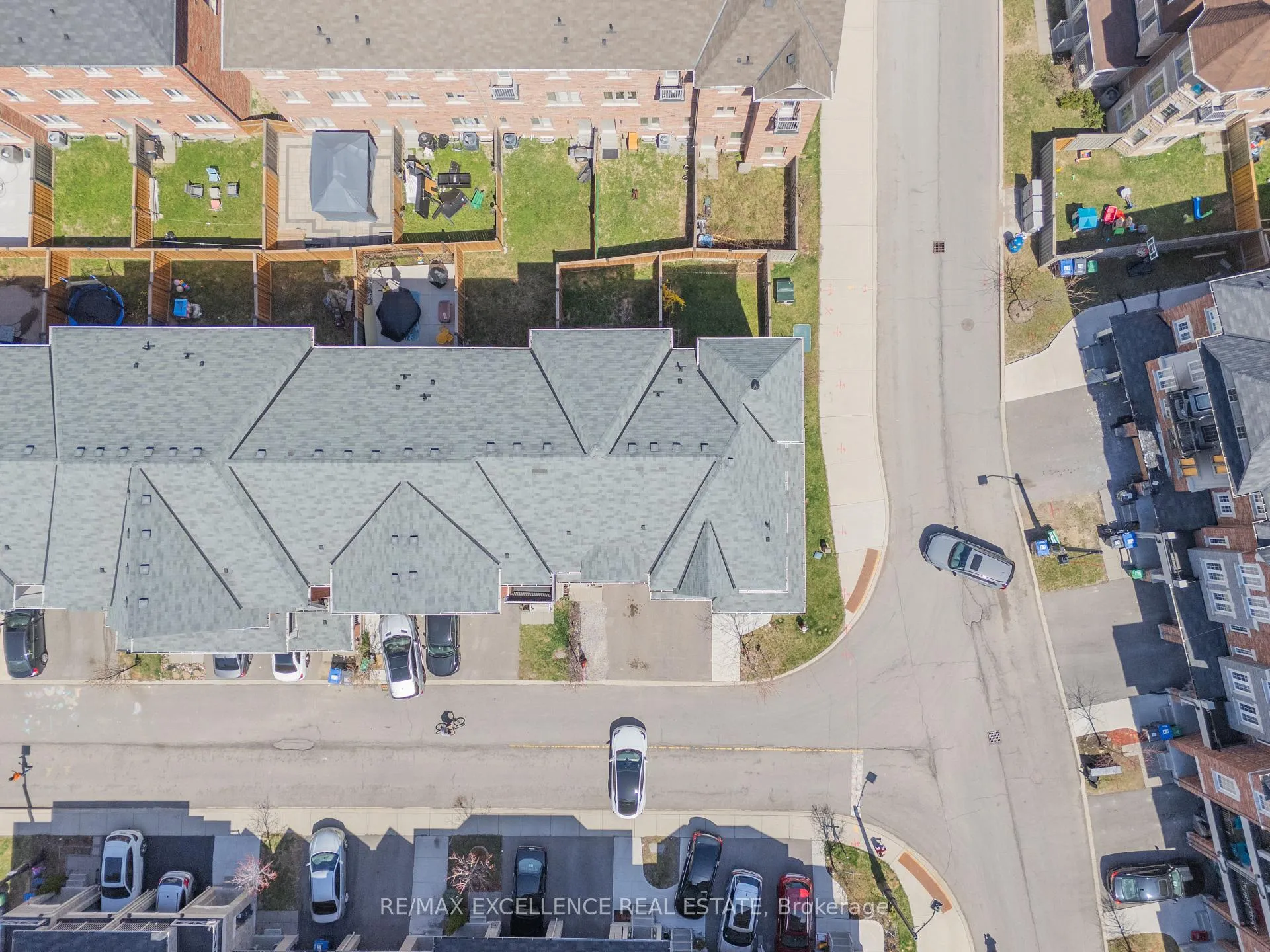 Photo 7 of 33 Miami Grove, Brampton, Heart Lake East — HOMEH
