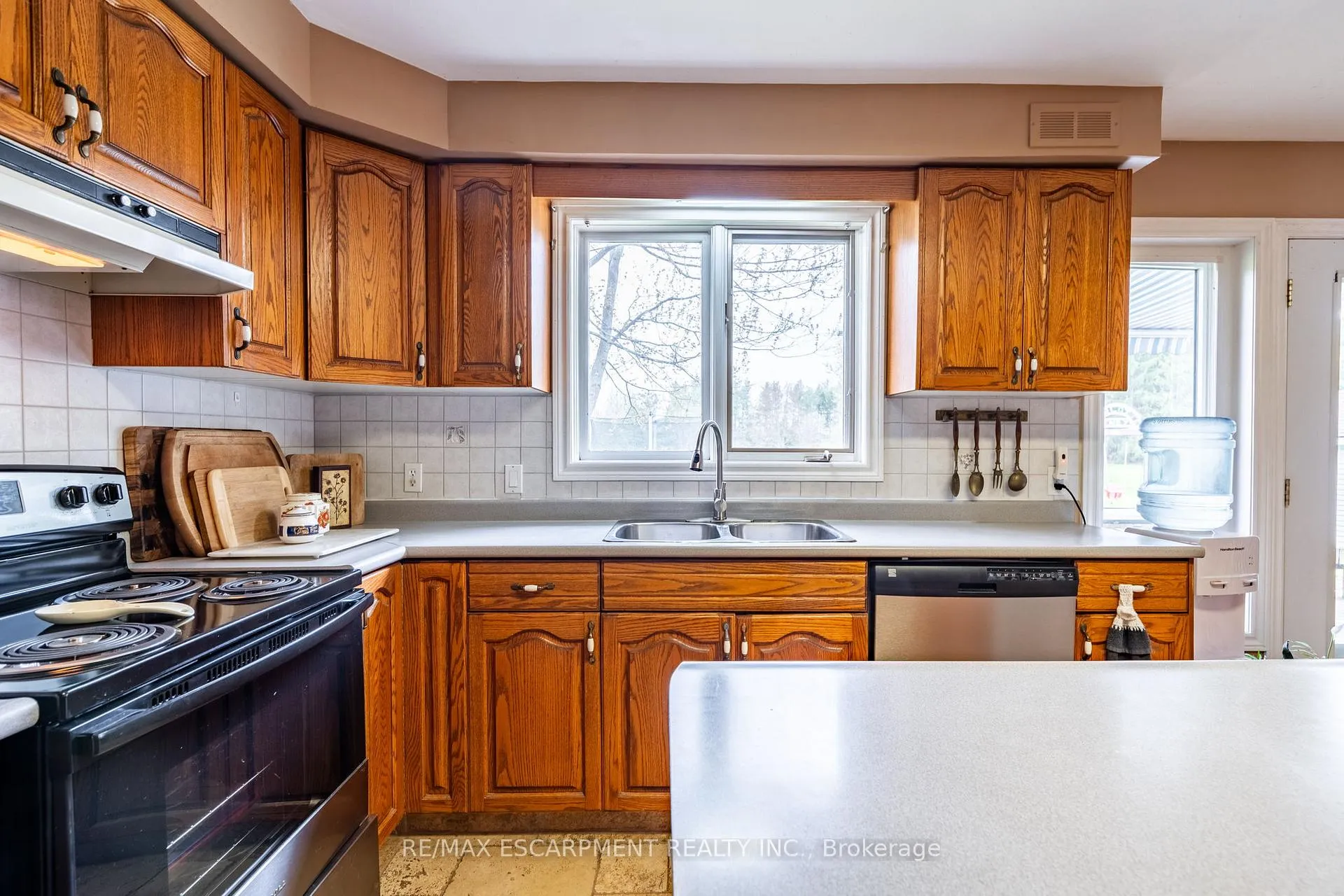Photo 13 of 248 Hysert Road, Grimsby, Grimsby Escarpment — HOMEH
