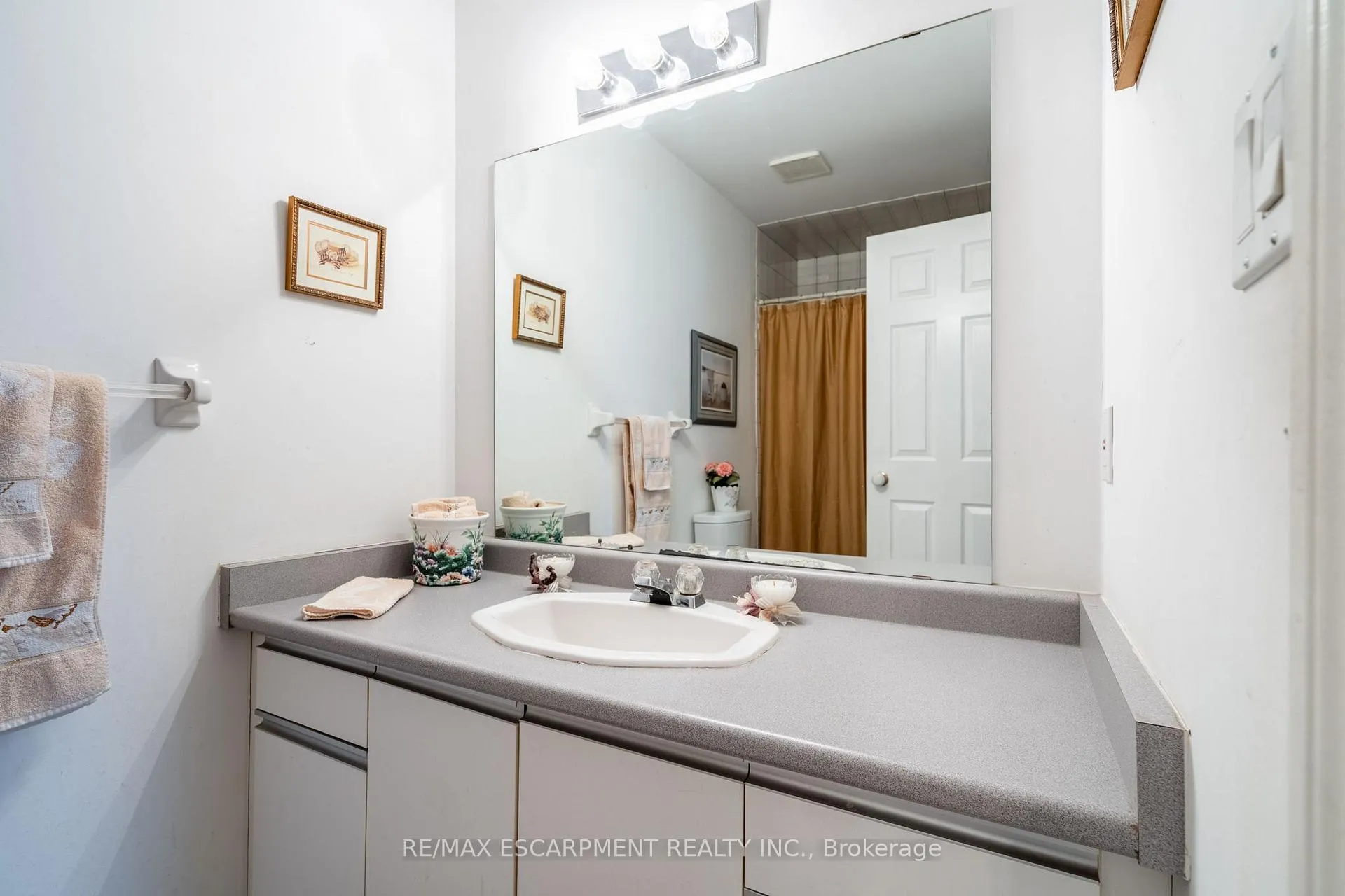 Photo 23 of 248 Hysert Road, Grimsby, Grimsby Escarpment — HOMEH