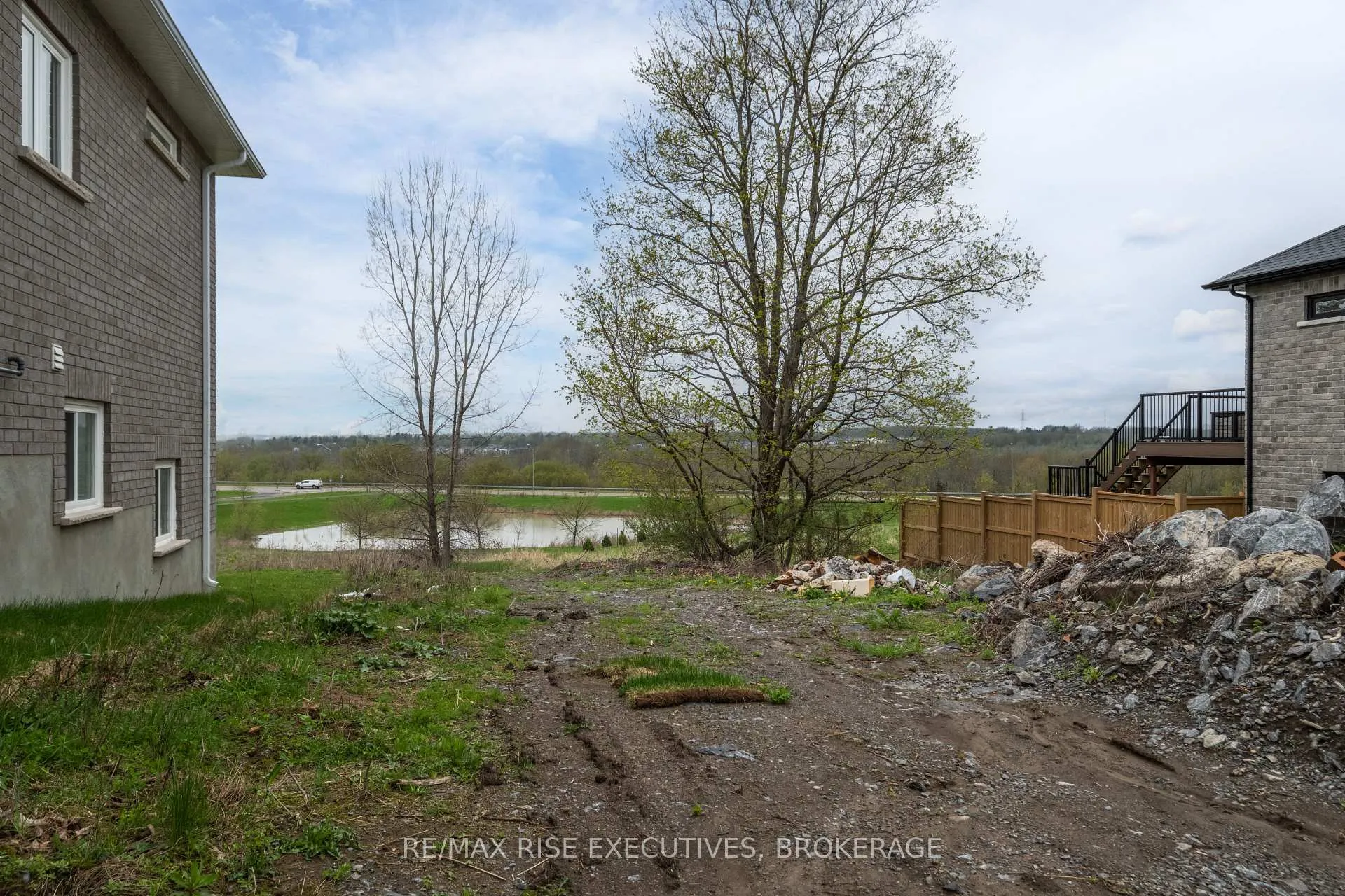 Photo 2 of 1247 Carfa Crescent, Kingston, City Northwest — HOMEH