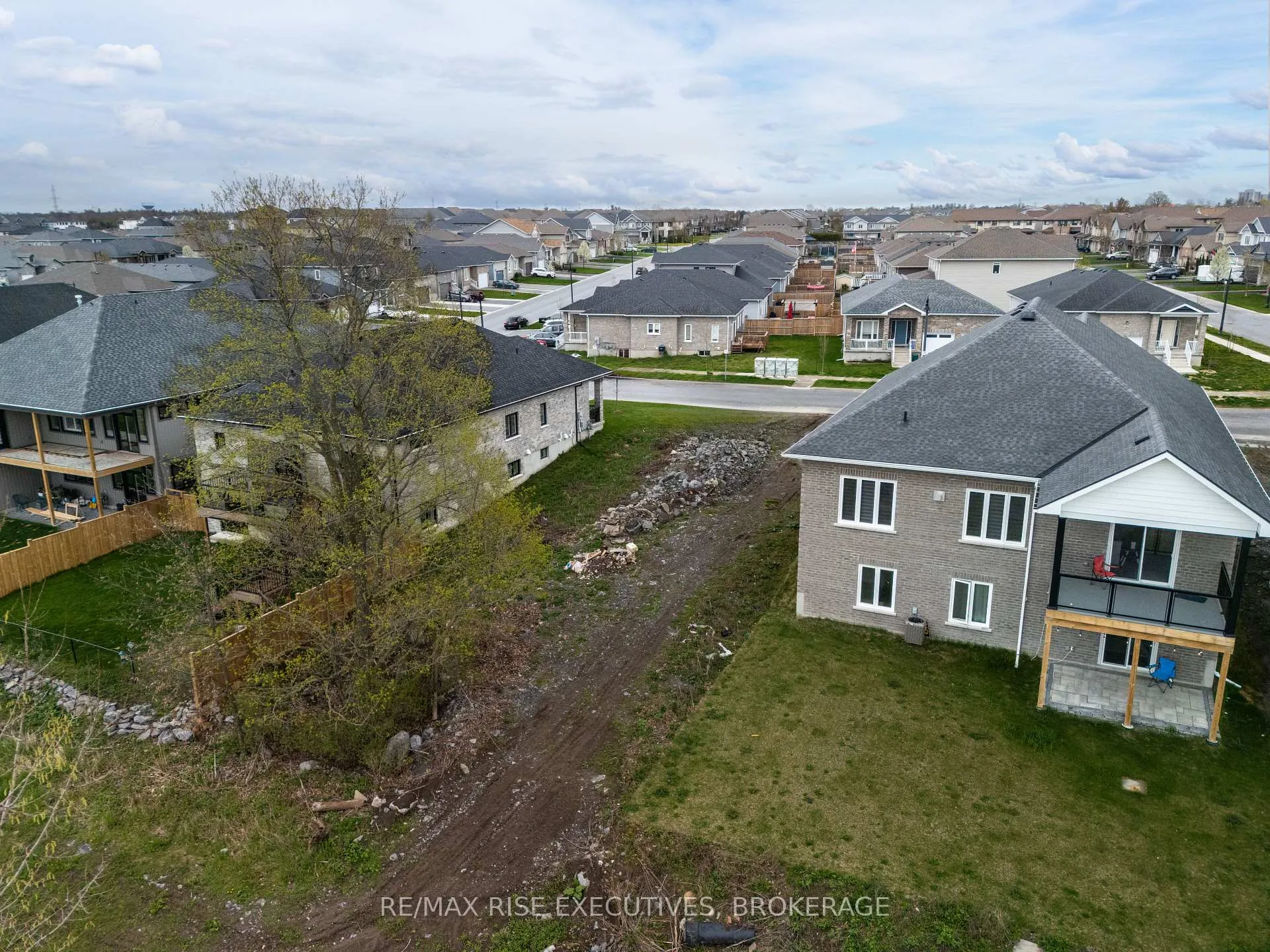 Photo 7 of 1247 Carfa Crescent, Kingston, City Northwest — HOMEH