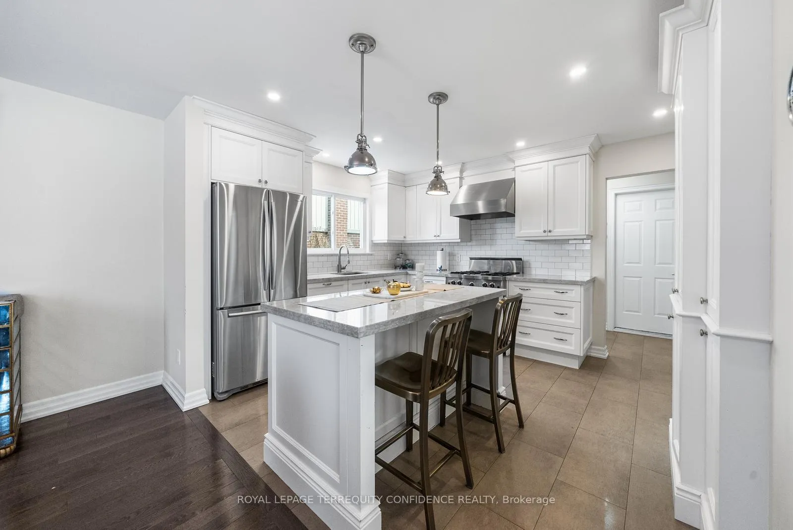 Photo 7 of 2 Ironshield Crescent, Markham, Royal Orchard — HOMEH