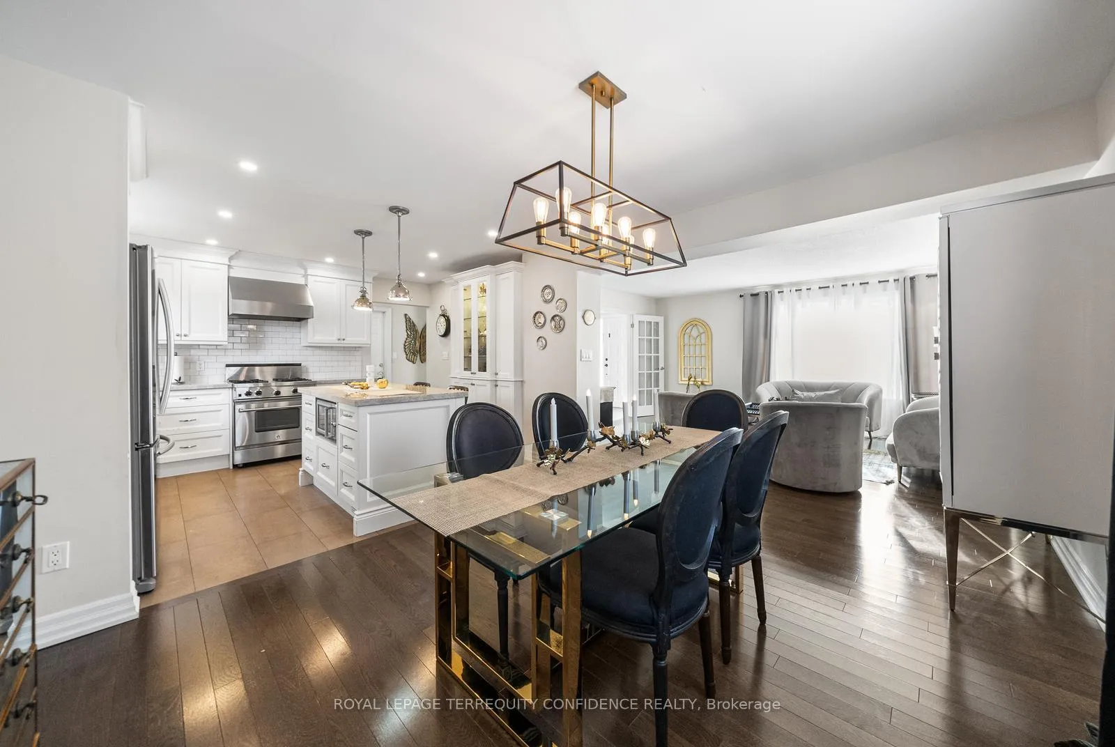 Photo 8 of 2 Ironshield Crescent, Markham, Royal Orchard — HOMEH