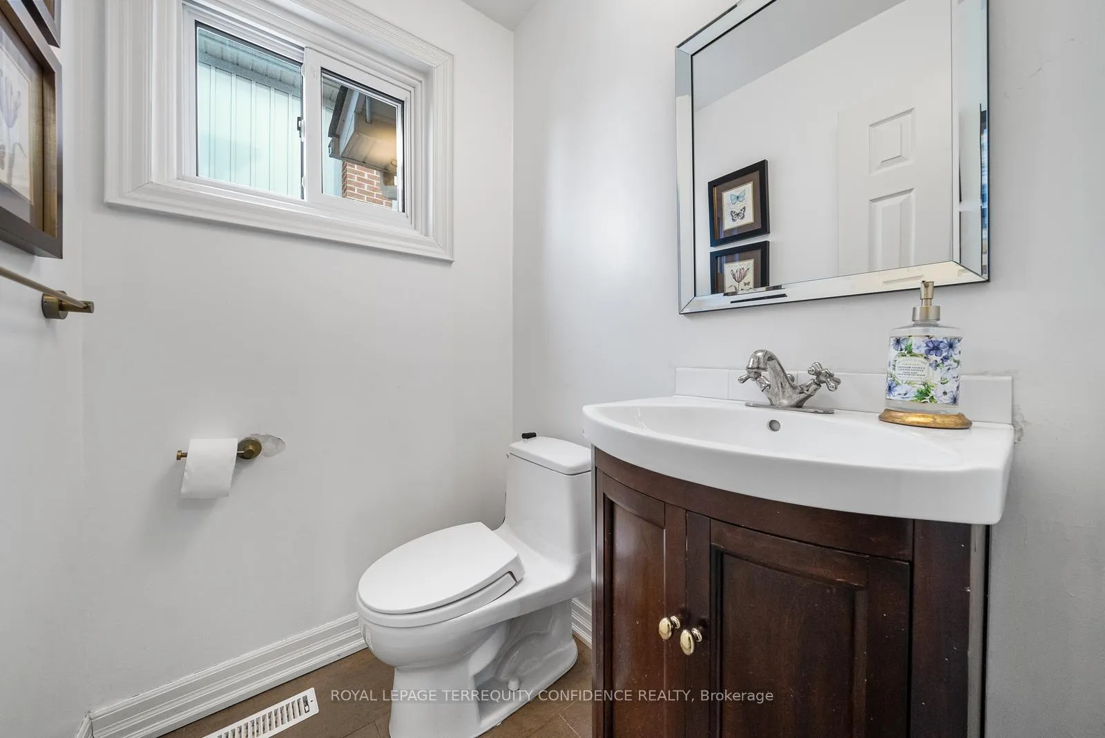 Photo 13 of 2 Ironshield Crescent, Markham, Royal Orchard — HOMEH